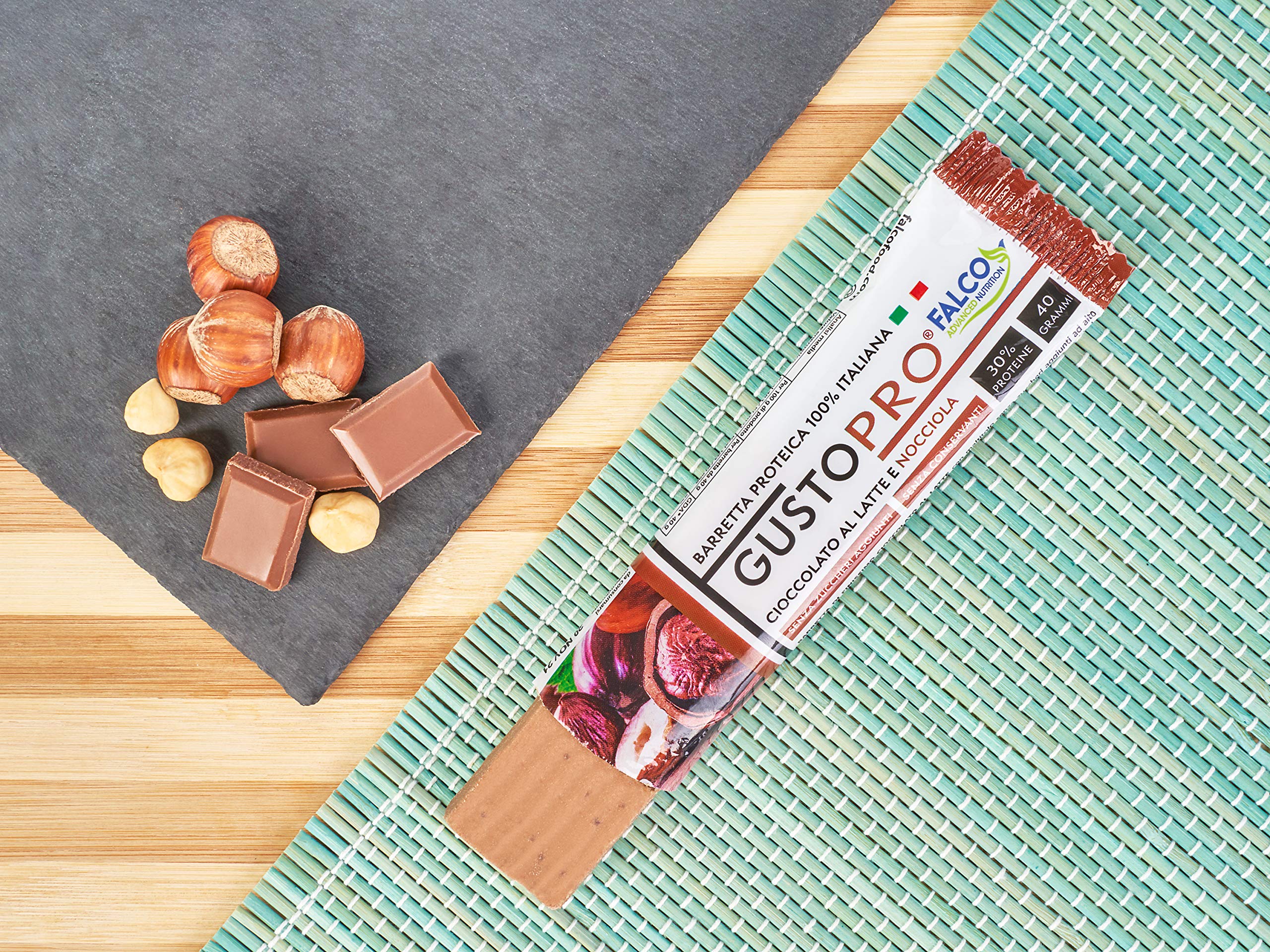 GUSTOPRO LATTE E NOCCIOLA – Barretta Proteica Senza Zucchero, Croccante, Puro Cioccolato al Latte e Nocciola, 30% di Proteine Del Siero del Latte (Whey Protein) (24x40g)