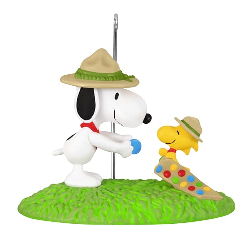 Hallmark Keepsake Peanuts Snoopy Christmas Ornament, The Peanuts Gang Merit Badge Ceremony
