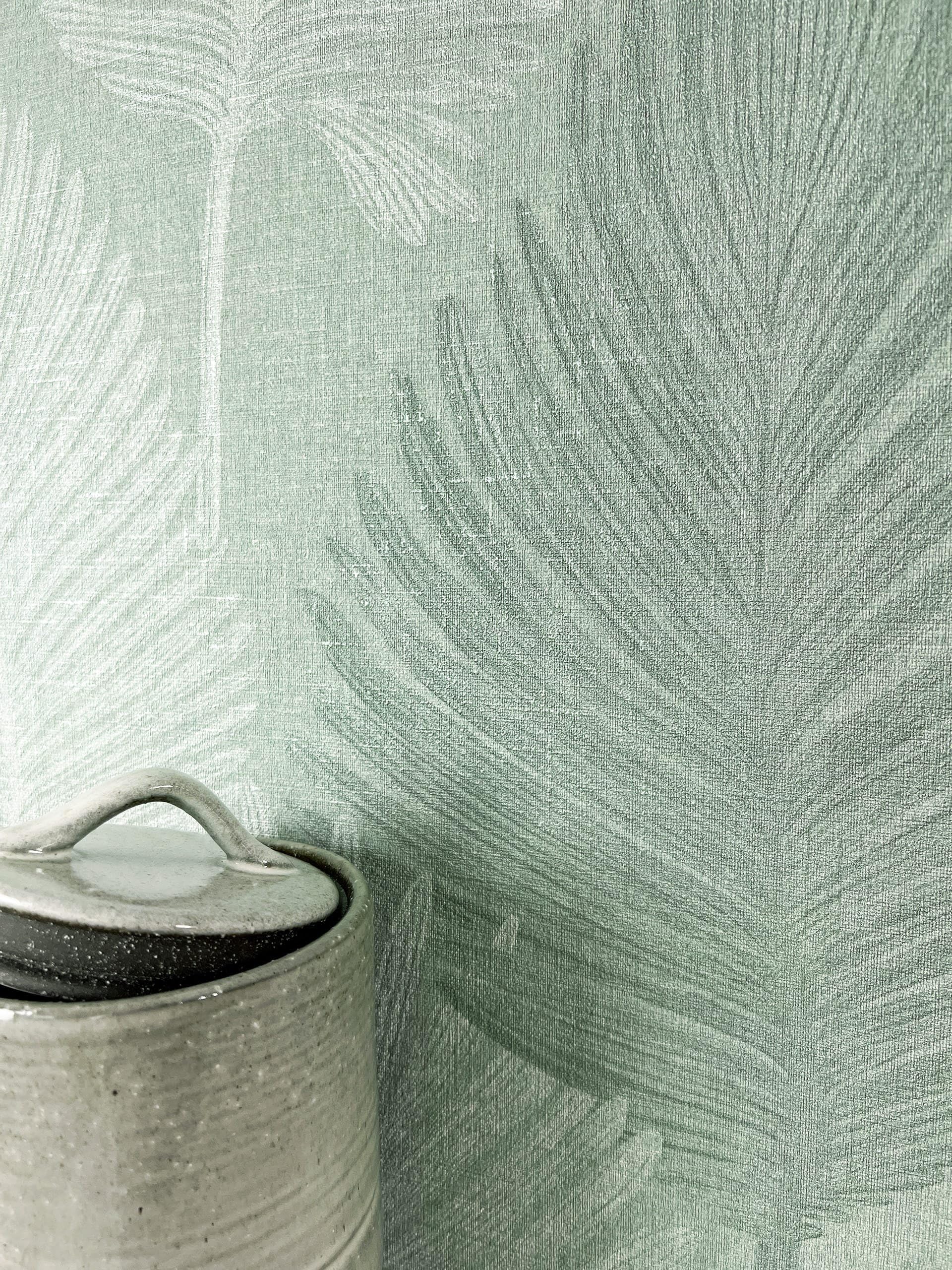 Newroom carta da parati TNT verde foglie di palma soggiorno | fronde verde salvia con trama in lino, effetto opaco cangiante, motivo floreale boho naturale, camera da letto, ingresso