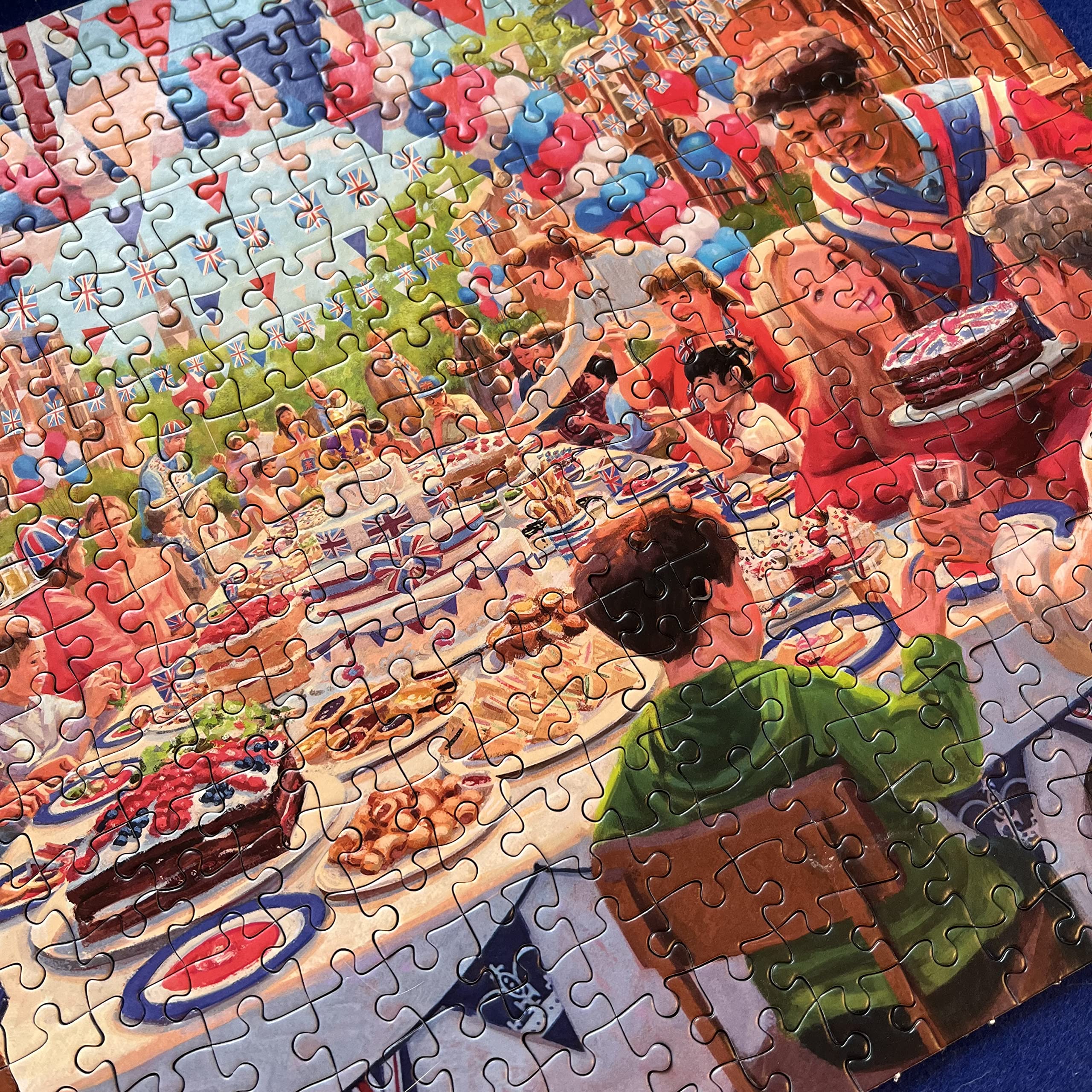 Gibsons- Royal Celebrations Platinum 4 x 500 pièces jubilé de la Reine | Puzzle Durable pour Adultes | Planche 100% recyclée Games, GIBG5061, Coloris Assortis