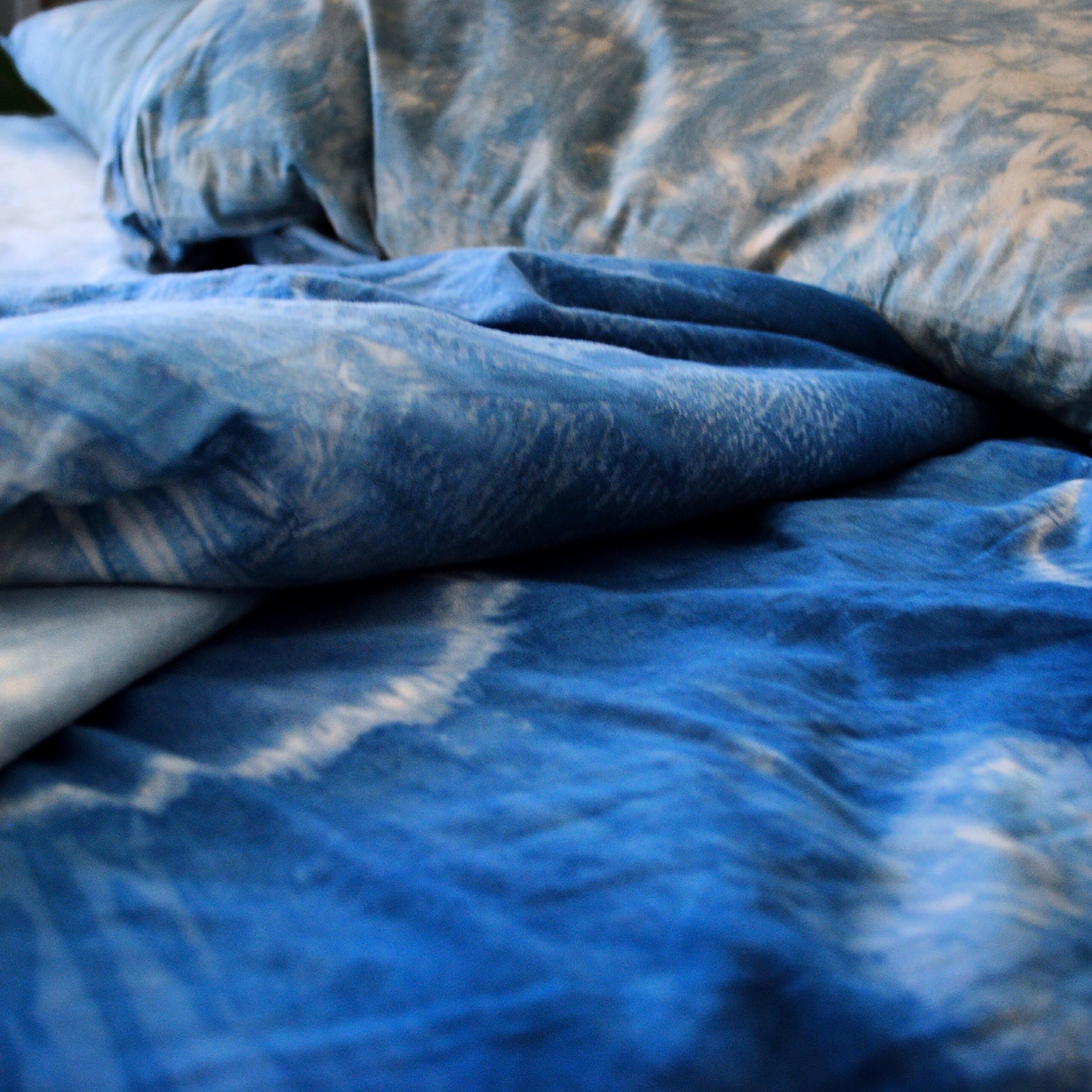 indigo shibori tie dye sheet set with pillowcases