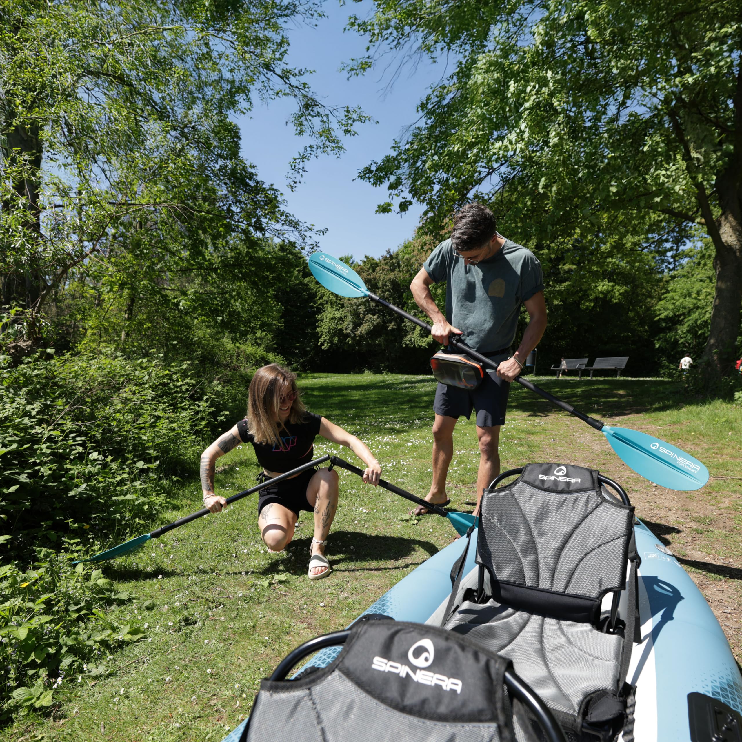 SPINERA Kajak Paddel Performance Fiberglas – Touring Allrounder Paddle, 240cm, 5-teilig & verstellbar – schwimmfähig, leicht & kompakt – mit PP+40% FG Blatt für Kajak, Sup & Freizeit
