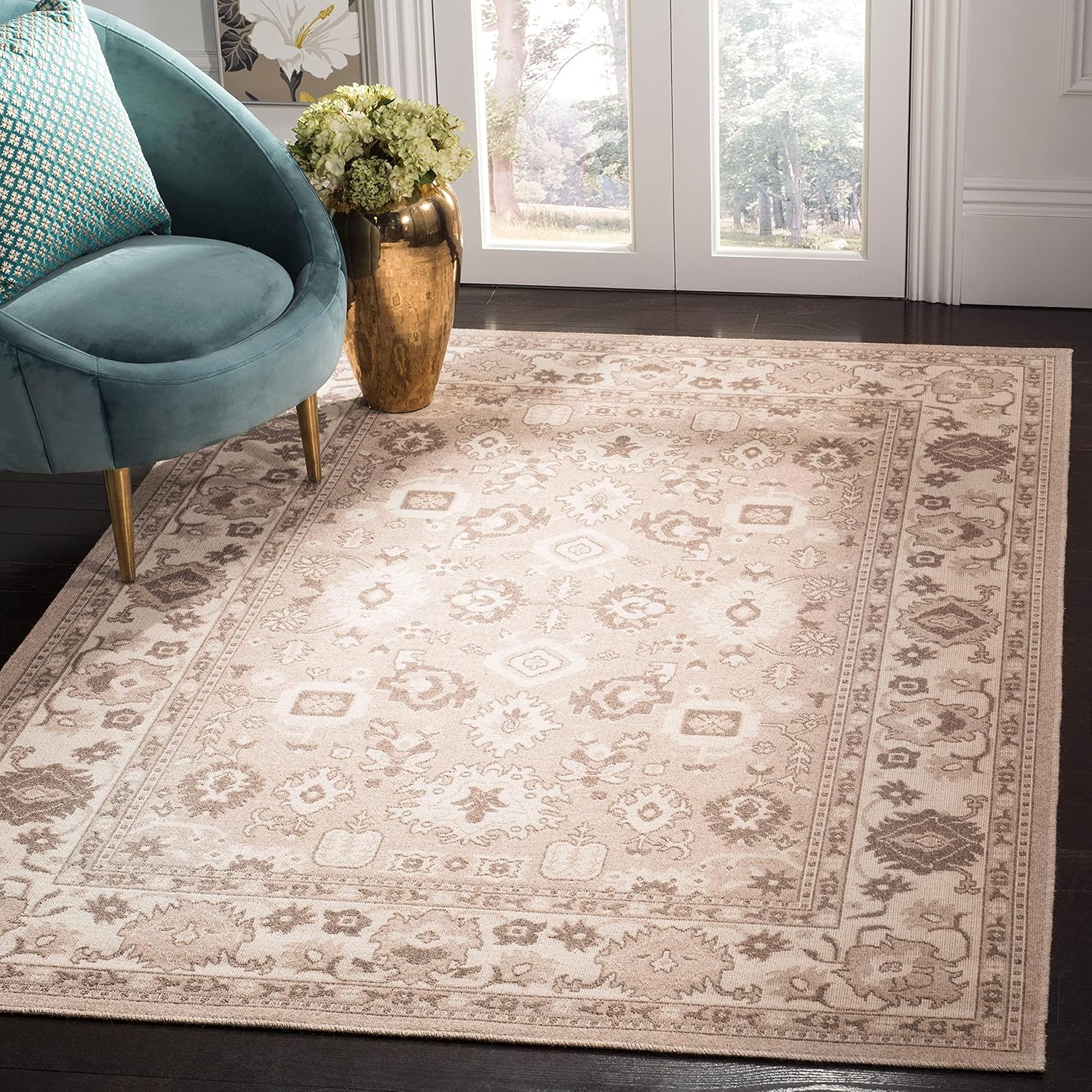SAFAVIEH Essence Collection 5'1" x 7'6" Taupe / Natural ESS751A Traditional Wool Area Rug