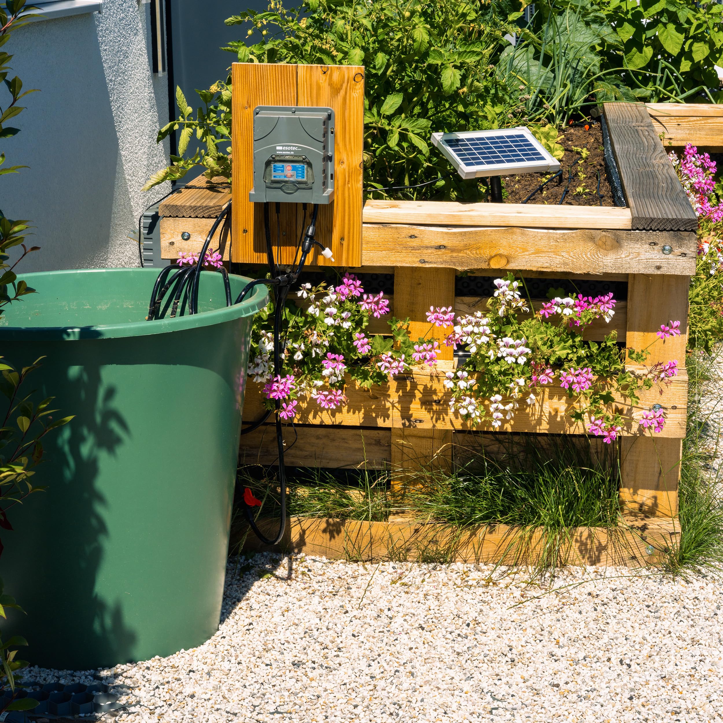 Esotec Solaire Système D'Hyrrigation Projection Professional - Automatique Irrigation Sur Jusqu'À 20 Sprühnebel-düsen - Simple Et Individuel - pour Jardin Et Plantes Conteneurisées (101122)