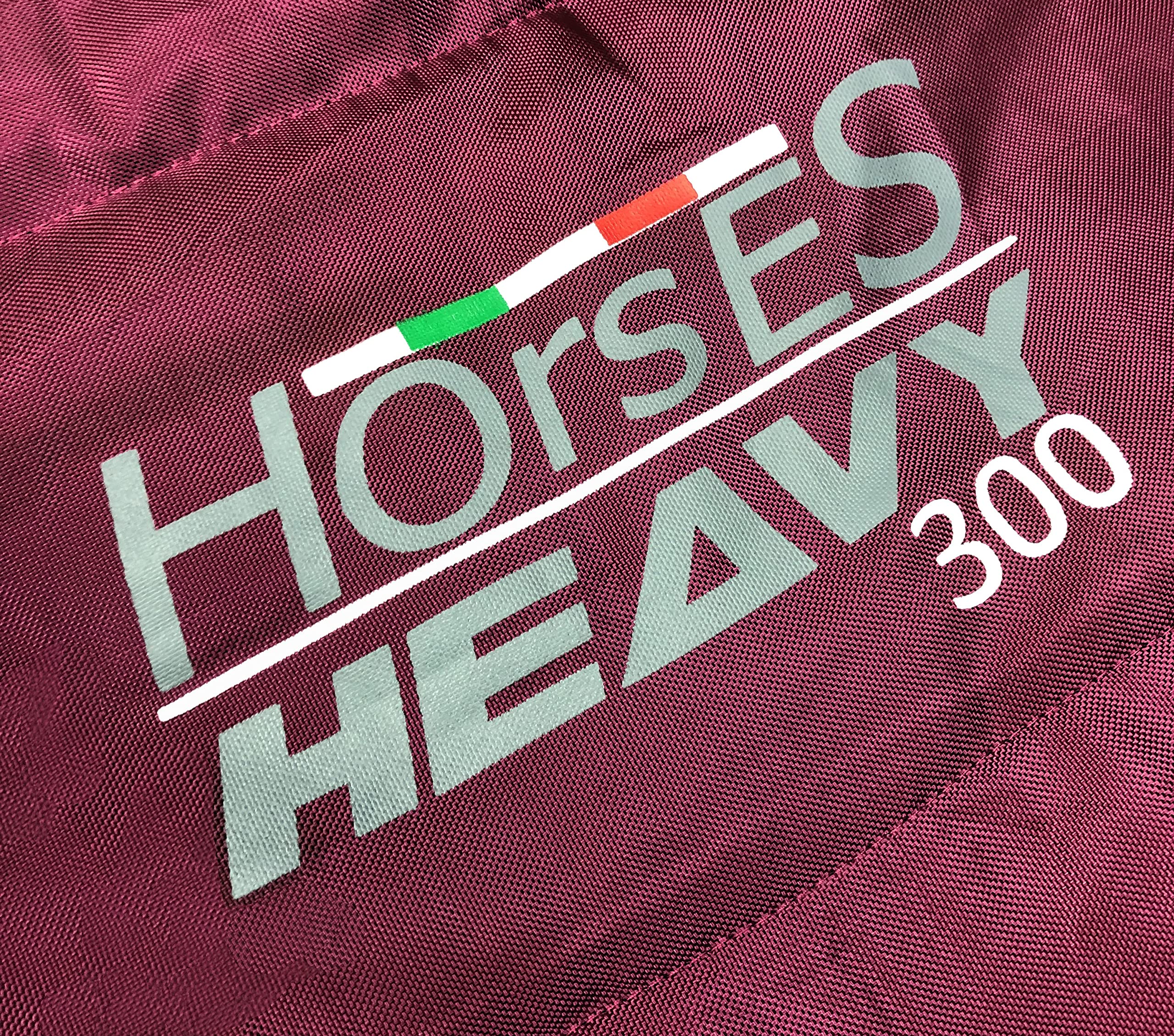 Horses, Coperta Invernale Heavy per Cavallo, Imbottita 300 gr, Morbida e Comoda, Ideale per Box, Resistente, Bordi Rinforzati in Nylon, Bordeaux 128 cm