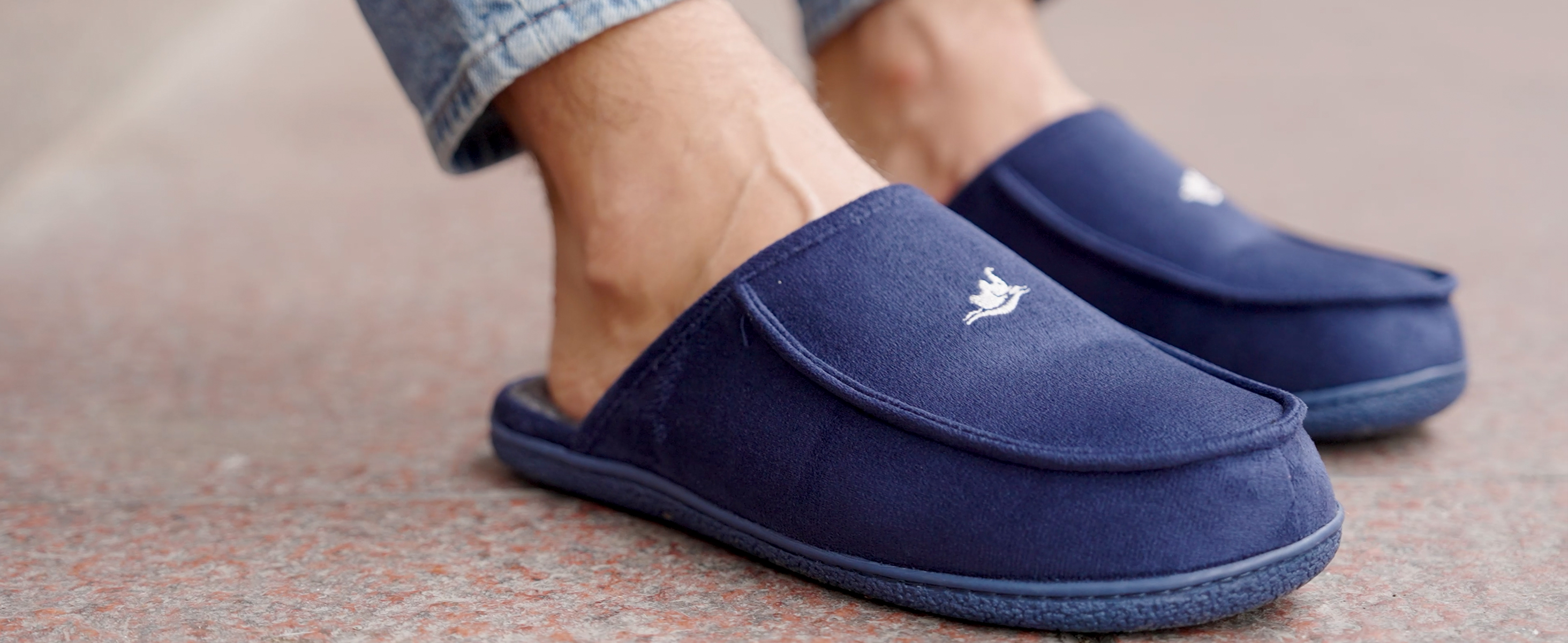 HomeTop Heren Corduroy Slippers Comfortabele Verstelbare Haak En Loop HomeTop Heren Corduroy Slippers Comfortabele Verstelbare Haak En Loop