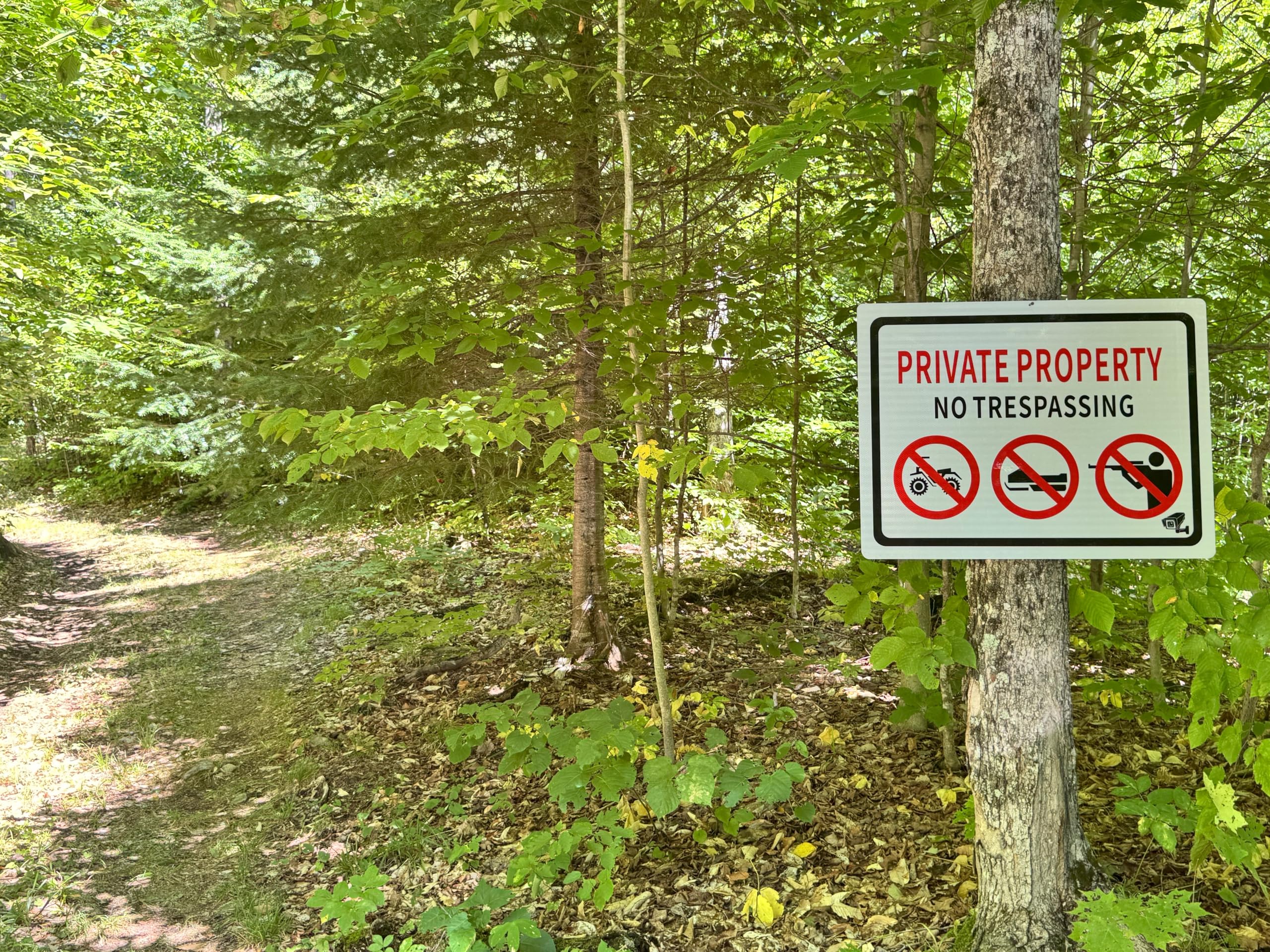 Panneau « No Trespassing » – Propriété privée – 61 x 81 cm en aluminium robuste, panneau de sécurité réfléchissant et résistant aux intempéries pour l'extérieur