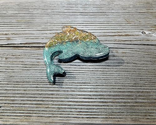 Miniatura 3 de Pick a Gem Handmade Epoxy Resin Ocean Animal Pin Brooch Onyx Peridot Aventurine Amethyst Dolphin Manta Ray Octopus Sea Turtle Jellyfish (Dophin with