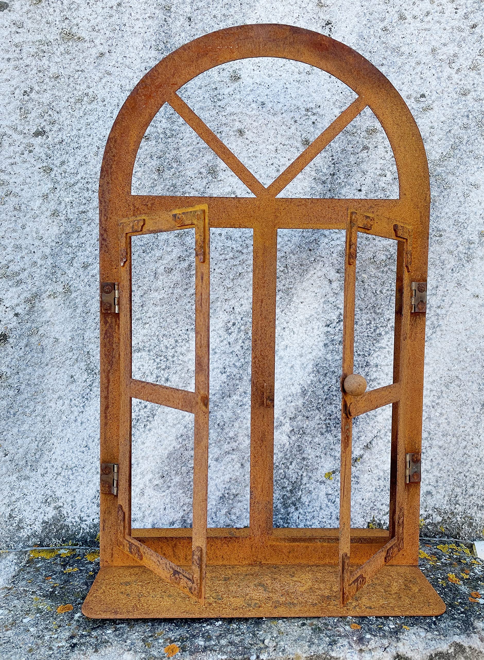 STEINFIGURENWELT GIEBEN Deko Rundbogen Fenster 60 cm hoch zum Öffnen auf Platte Sprossen Rost Edelrost Gartendeko Wetterfest Fensterrahmen Metallfenster