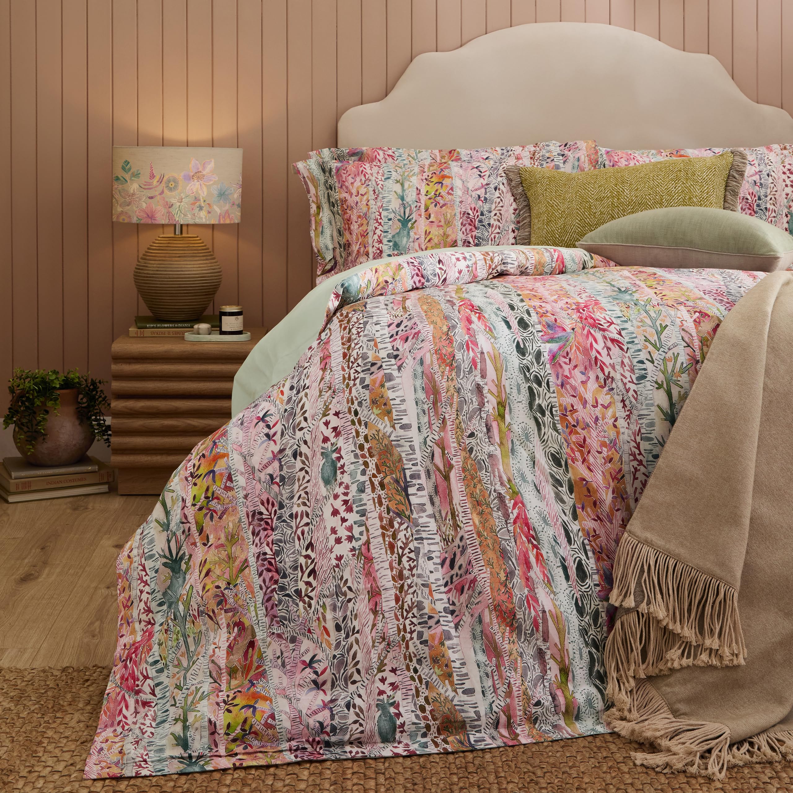 Voyage Maison Whimsical Tale Duvet Cover Set โ 100% Cotton Oxford Edge Woodland Sateen Bedding (Blush - King) โ image 1