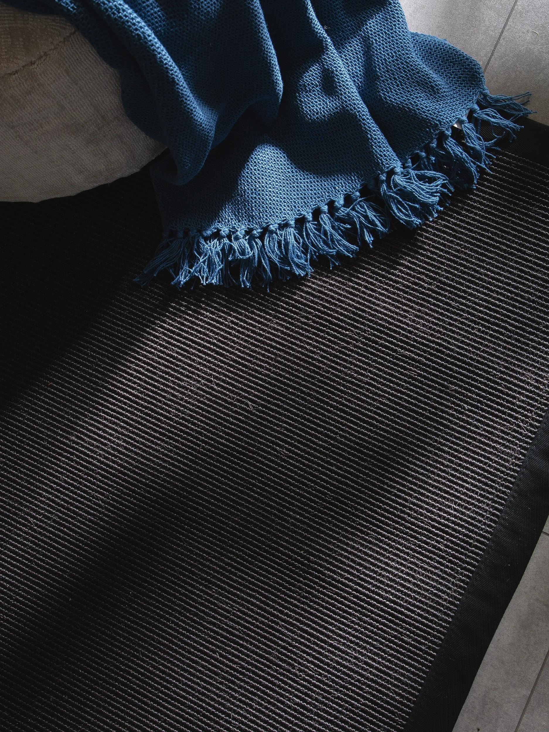Benuta Nest Sisal Sana Tapis en Fibre Naturelle - Noir - 150 x 150 cm - Tapis Robuste pour Salle à Manger et Salon - 100% Fibre Naturelle sisal - Design Intemporel