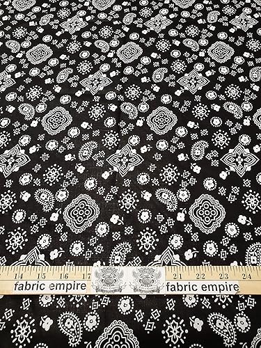 Tela de polialgodón con estampado de cachemira negro60 pulgadas de anchovendido por The Yard