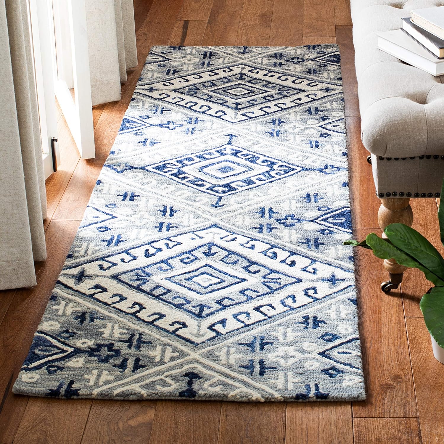 SAFAVIEH Aspen Collection Runner Rug - 2'3" x 7', Grey & Navy, Handmade Boho Wool, Ideal for High Traffic Areas in Living Room, Bedroom (APN826F)