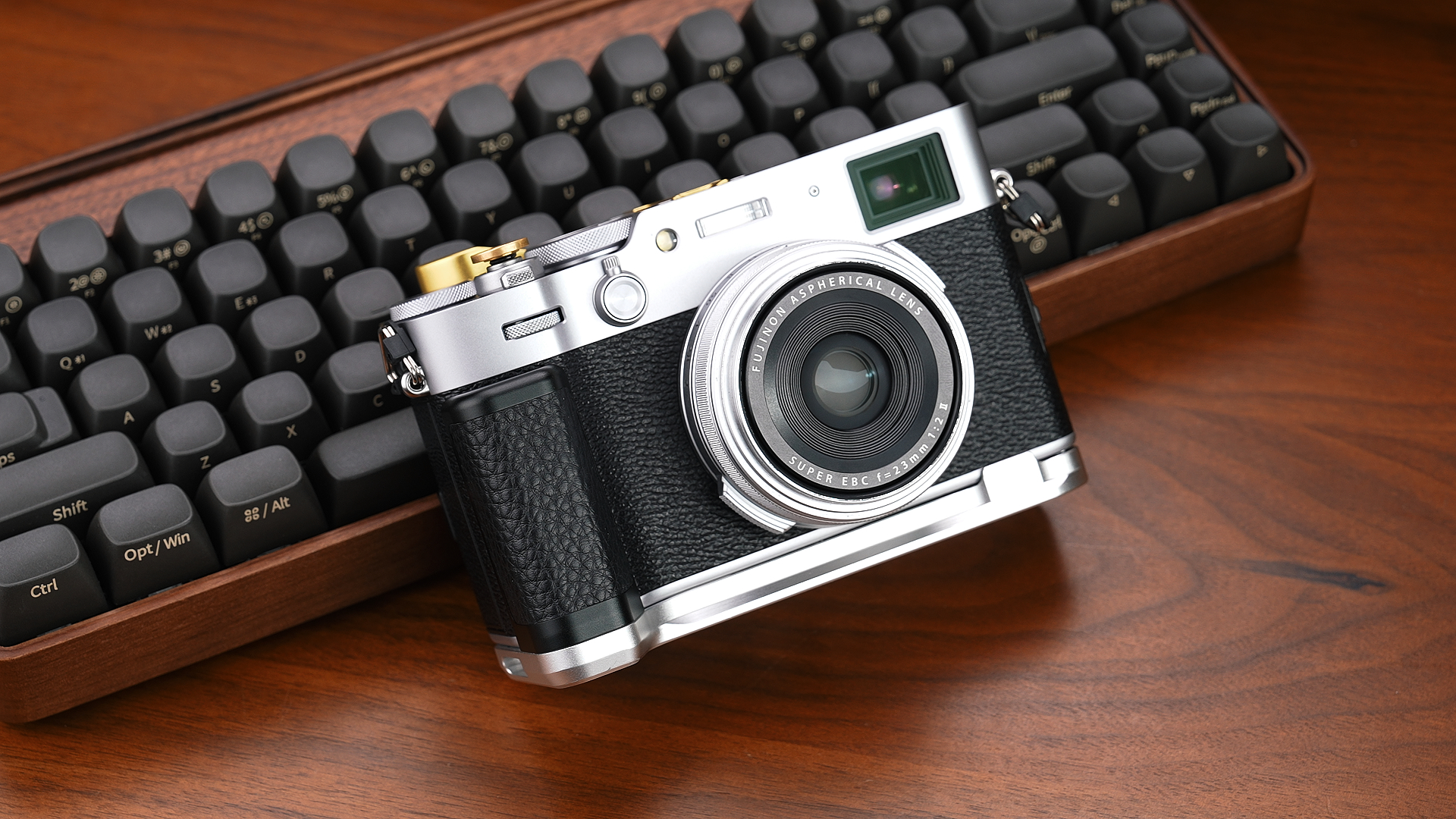 Amazon.com : Haoge Handle Hand Grip for Fujifilm Fuji X100VI