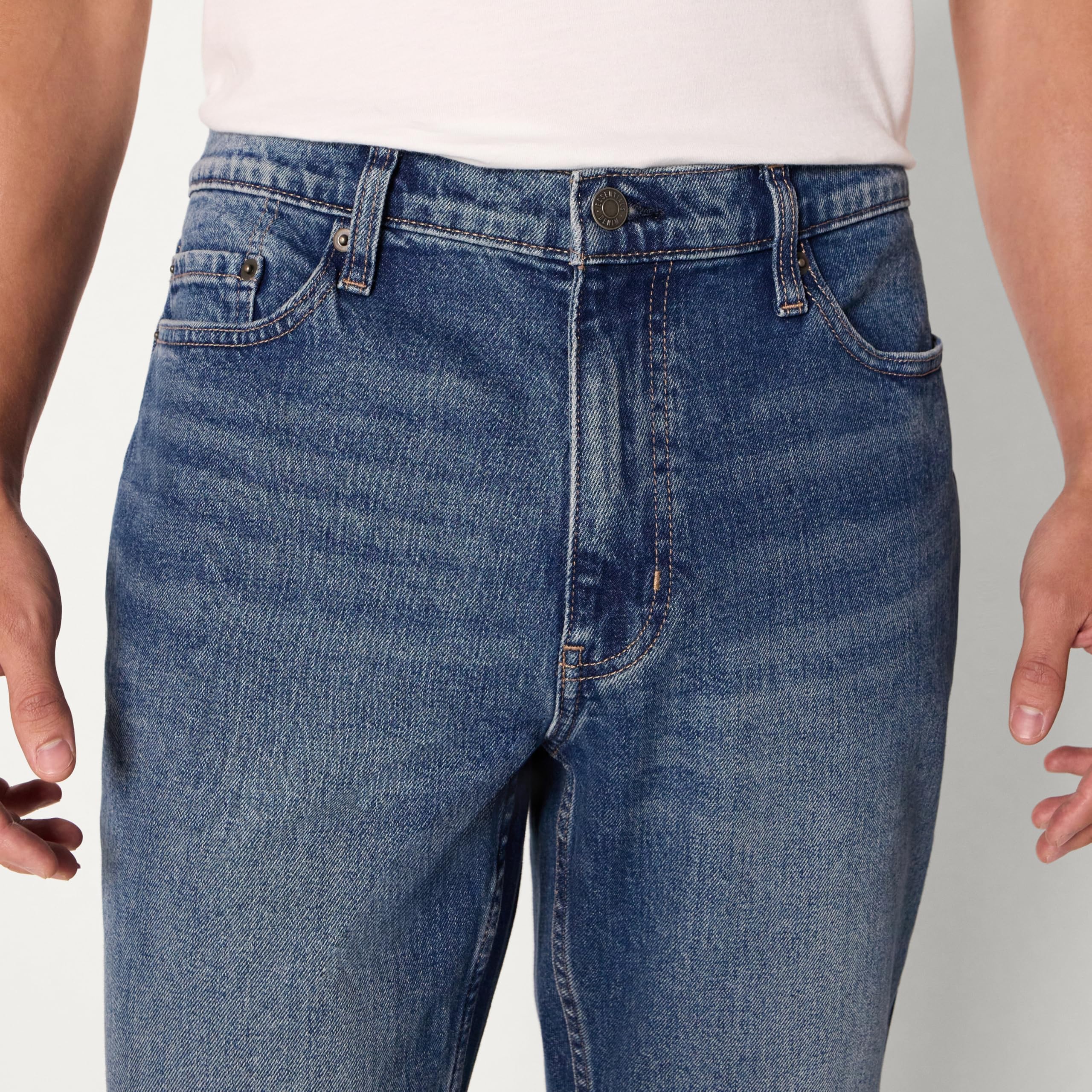 Amazon Essentials Herren Straight-Fit Bootcut-Herrenjeans mit Geringem Stretchanteil