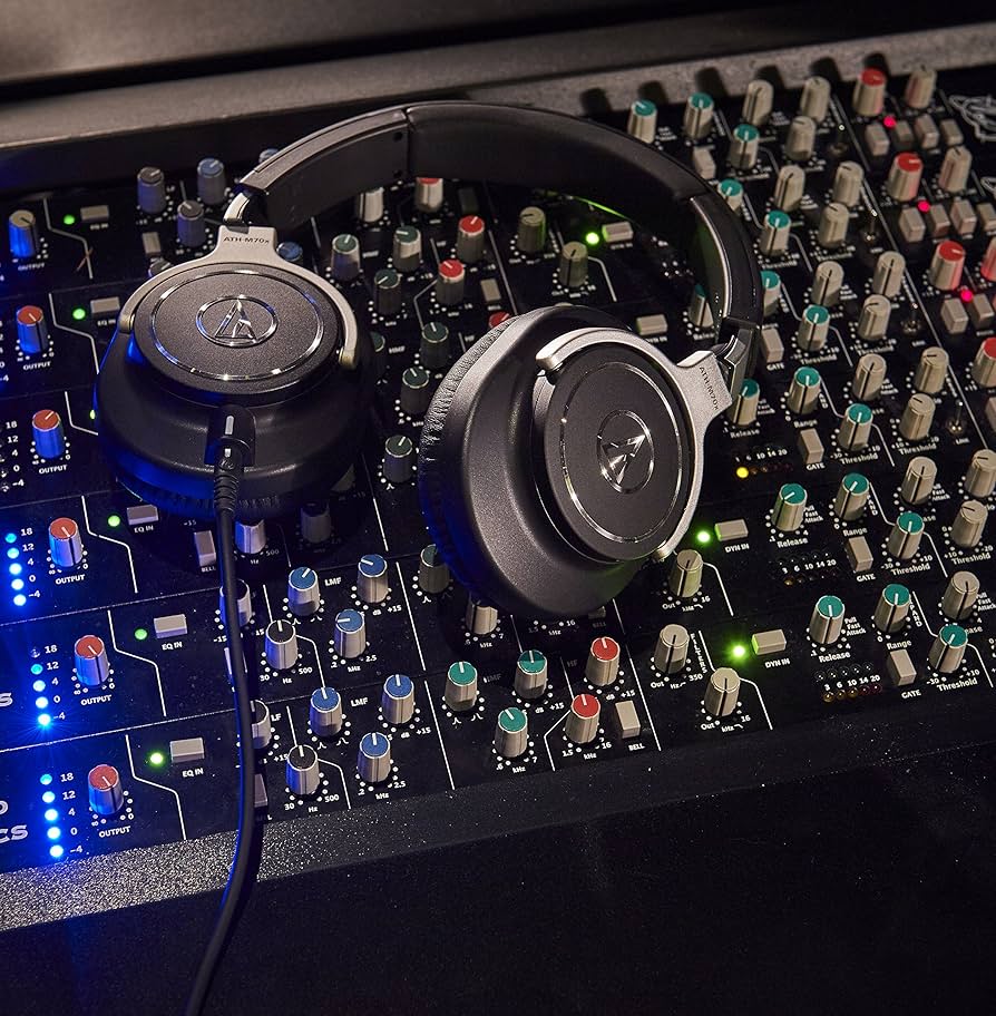【BLACK FRIDAY】 audio−technica ATH-M70X Amazon.com: Audio-Technica ATH-M70x Professional Headphones