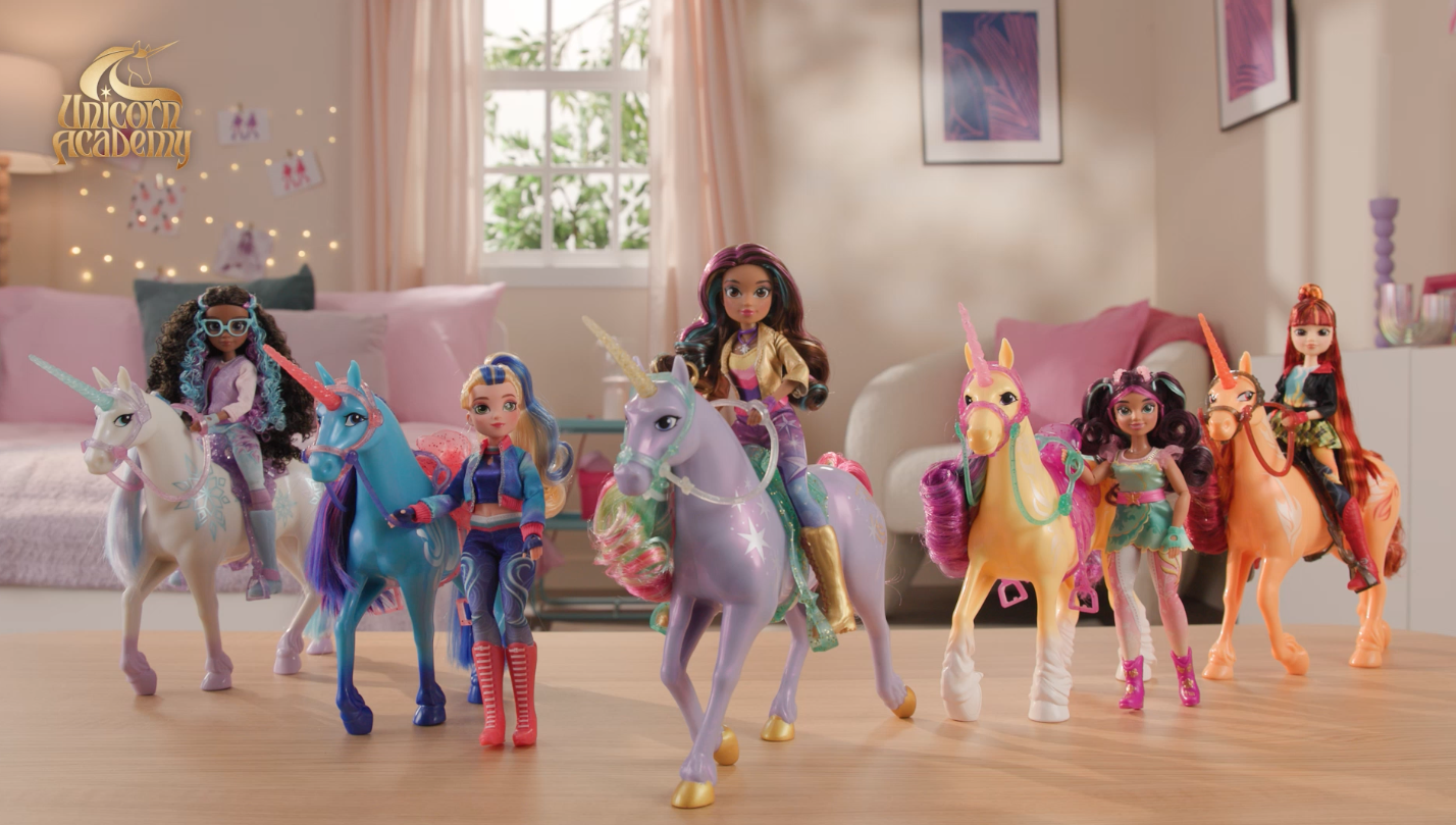 Amazon.com: Unicorn Academy, Power of Friendship Layla with Book