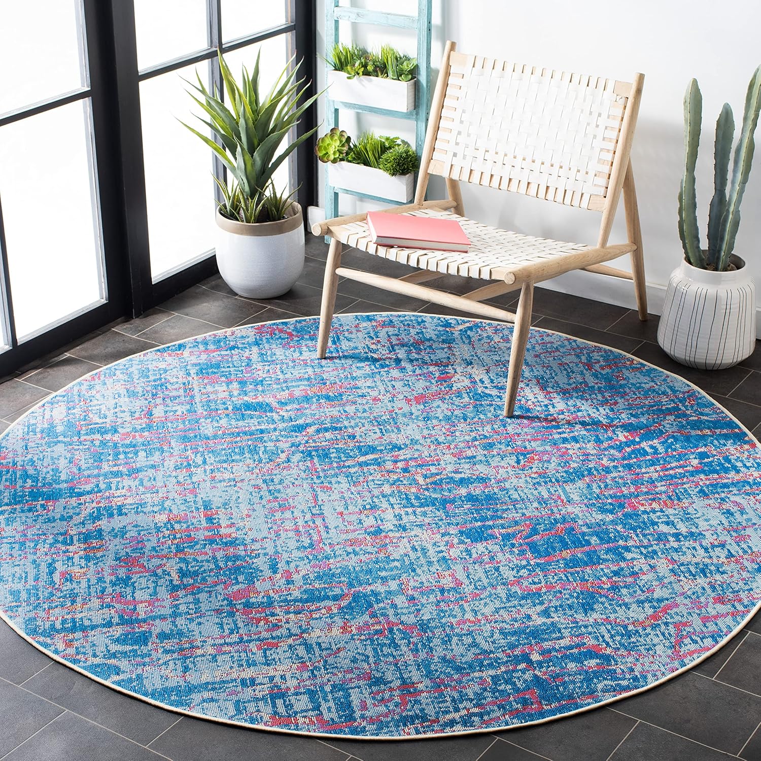 SAFAVIEH Summer Collection Accent Rug - 4' x 6', Blue & Red, Boho Design, Non-Shedding & Easy Care, Indoor/Outdoor & Washable-Ideal for Patio, Backyard, Mudroom (SMR408M)