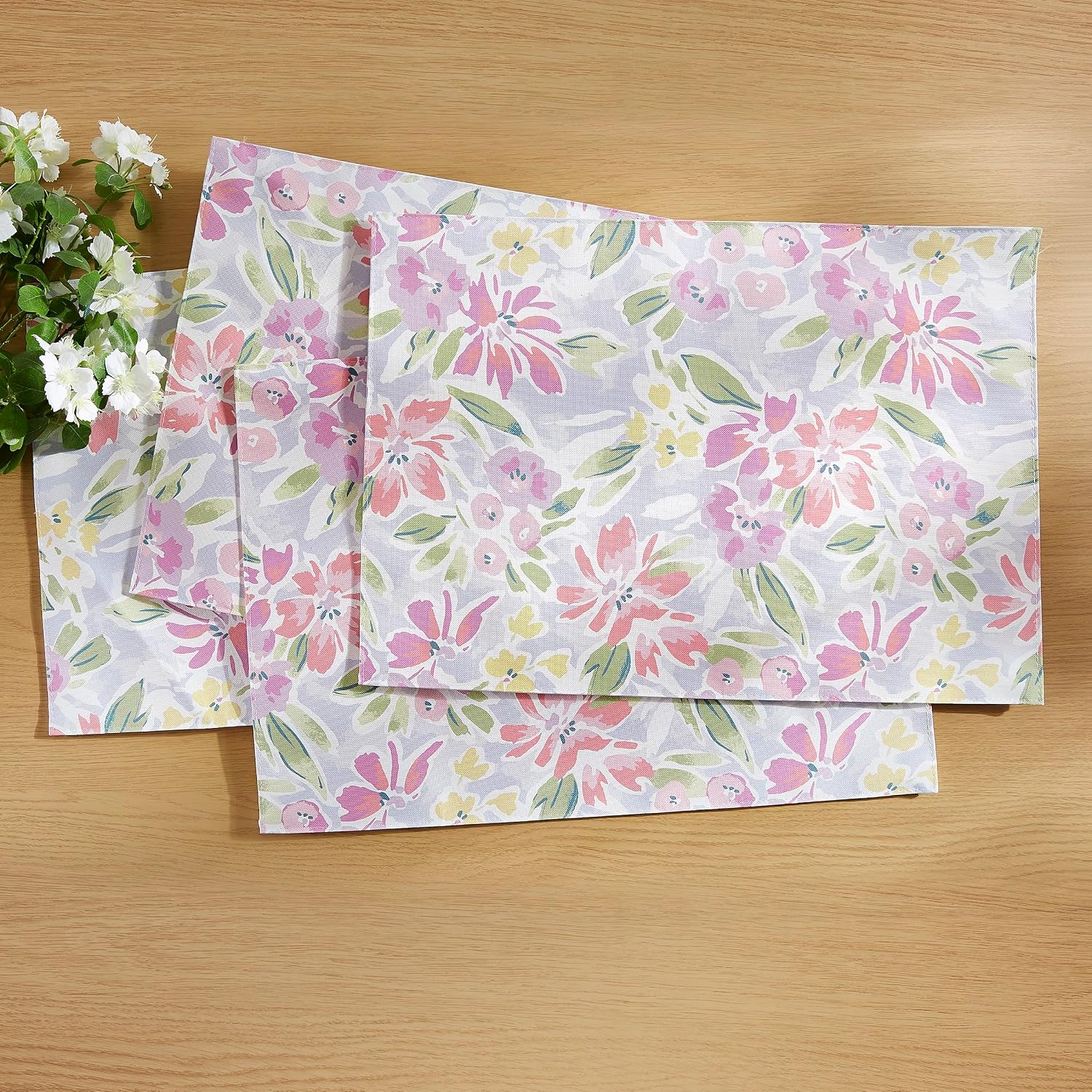 Izod - Placemats, Reusable Polyester Kitchen & Table Linens, Watercolor Floral Pattern w/Textured Background, Perfect for Enhancing Your Dining Experience, 4 Pack (Catalina Collection)