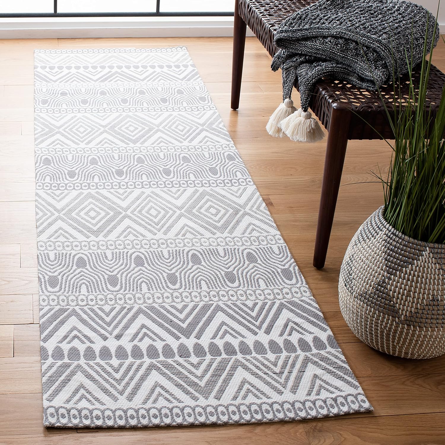 SAFAVIEH Marbella Collection Runner Rug - 2'3" x 8', Grey, Handmade Cotton, Ideal for High Traffic Areas in Living Room, Bedroom (MRB625F)