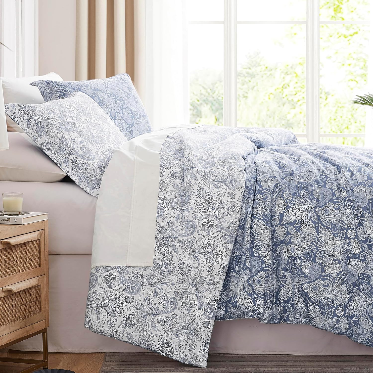 Southshore Fine Living, Inc. Oversized King/California King Duvet Cover Set – Reversible, Premium Quality Bedding – Includes 1 Duvet Cover and 2 Pillow Shams, Easy Care, Paisley Blue