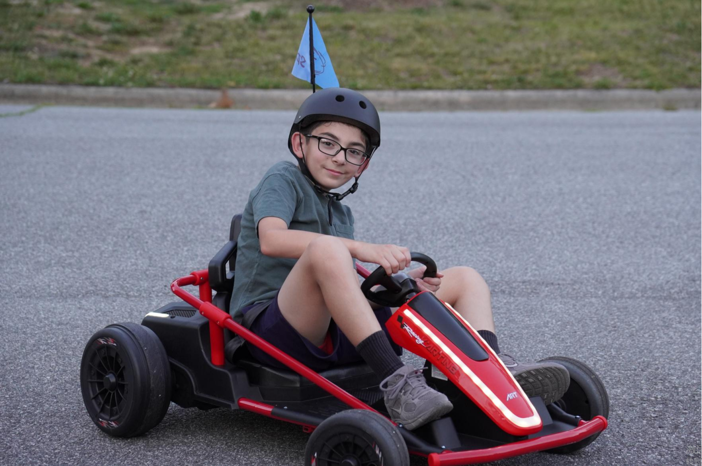 JOY RIDE スキーボード　赤/黒 ビンディング付き Amazon.com: 24V Ride On Car for Kids w/Remote Control, JOYRACER