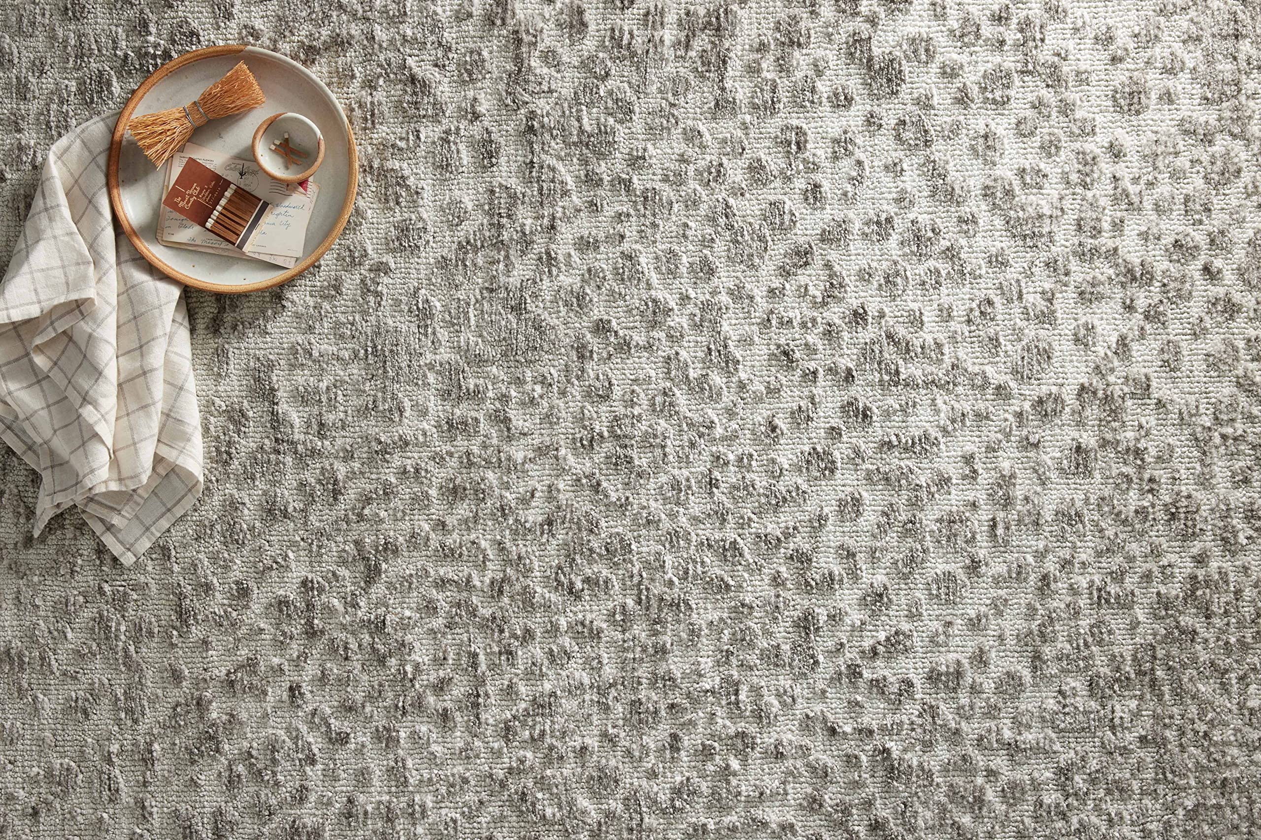 Amazon.com: Loloi Neda Collection NED-02 Silver/Ivory 7'-9