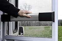 Vista 6 de Mango de barra transversal para puerta de pantalla Camco - Permite una salida más fácil y protección de las puertas de pantalla de RV con un agarre
