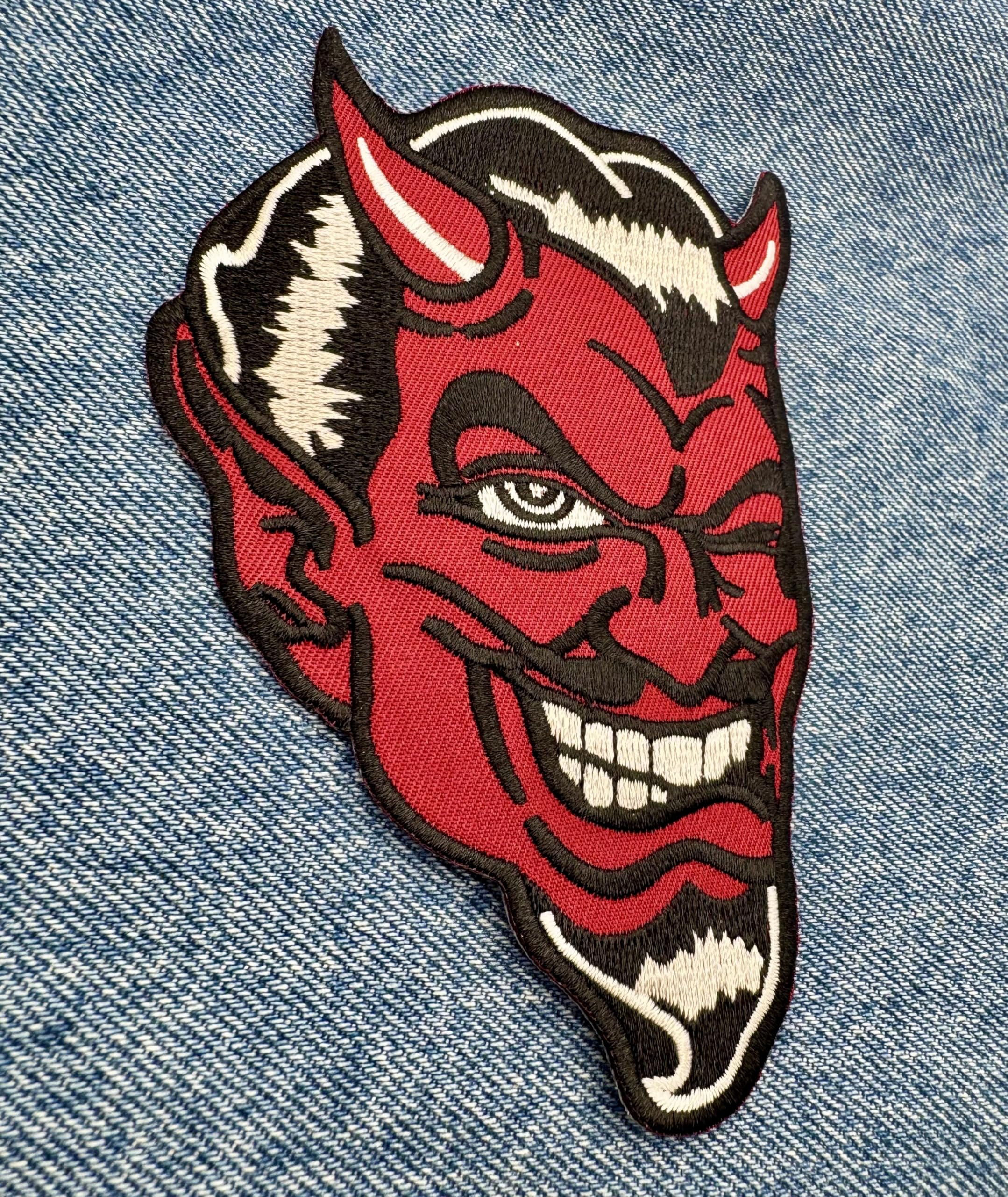 Amazon.co.jp: Red Devil 刺繍パッチ 悪魔 邪悪なルシファー サタン 