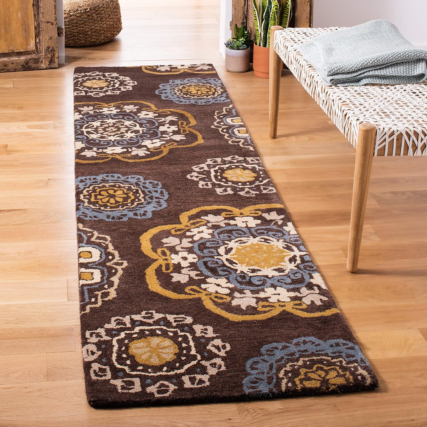 SAFAVIEH Wyndham Collection Runner Rug - 2'3" x 9', Eggplant & Multi, Handmade Modern Wool, Ideal for High Traffic Areas in Living Room, Bedroom (WYD611A)