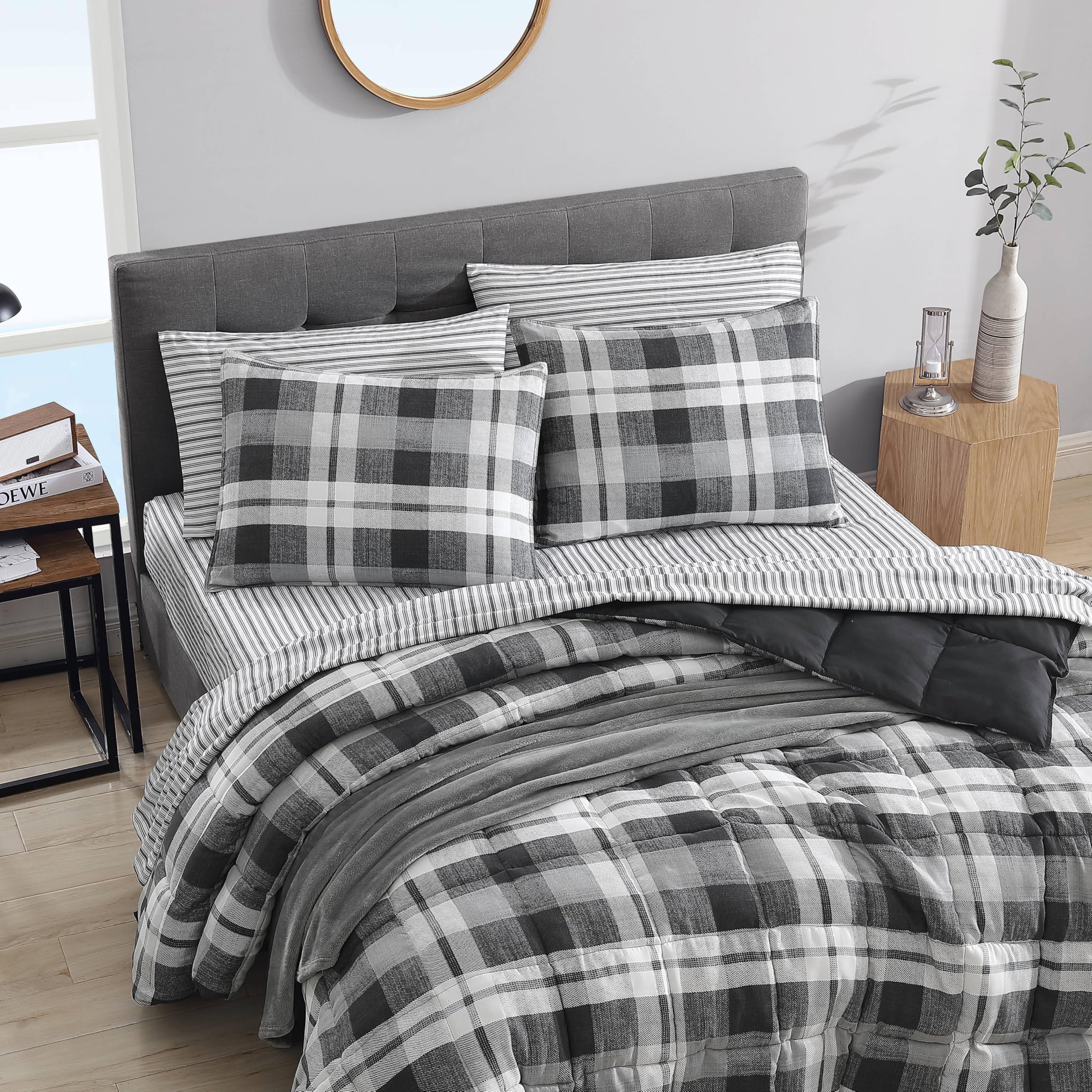 Amazon.com: Nautica - Queen Comforter Set, Reversible Bedding with