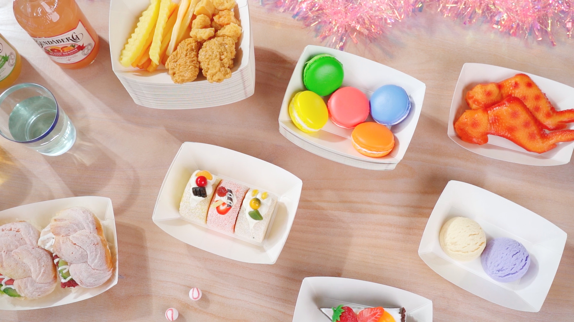 Roshtia 100 Pack 2lb Baseball Party Supplies Paper Food Trays Disposable Serving Tray Nacho Food Boats For Baseball Birthday Decorations(White