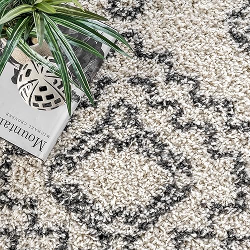 Miniatura 7 de nuLOOM Lacey - Alfombra geométrica marroquí de pelo largo, 9 x 12 pulgadas, color blanco roto