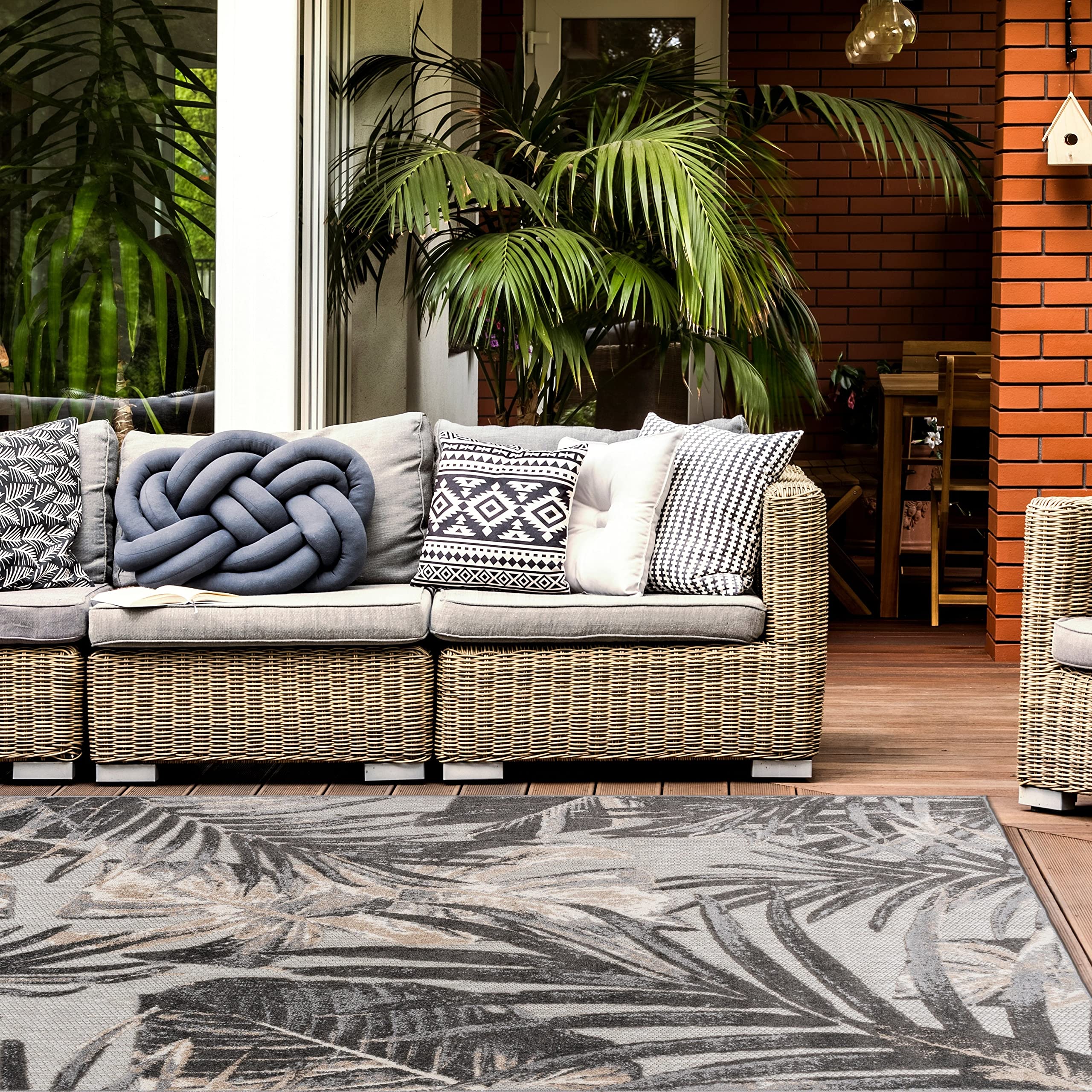 Rugshop Tropical Floral Leaves Indoor/Outdoor Area Rug