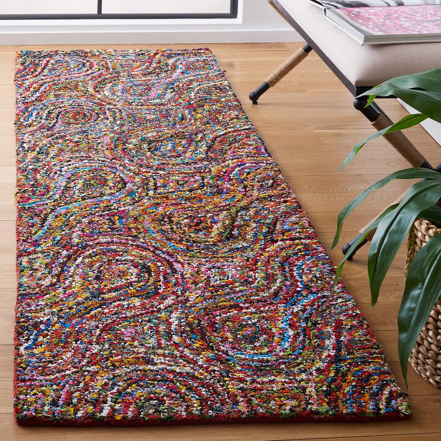 SAFAVIEH Nantucket Collection Runner Rug - 2'3" x 7', Multi, Handmade Boho Abstract Burst Cotton, Ideal for High Traffic Areas in Living Room, Bedroom (NAN437A)