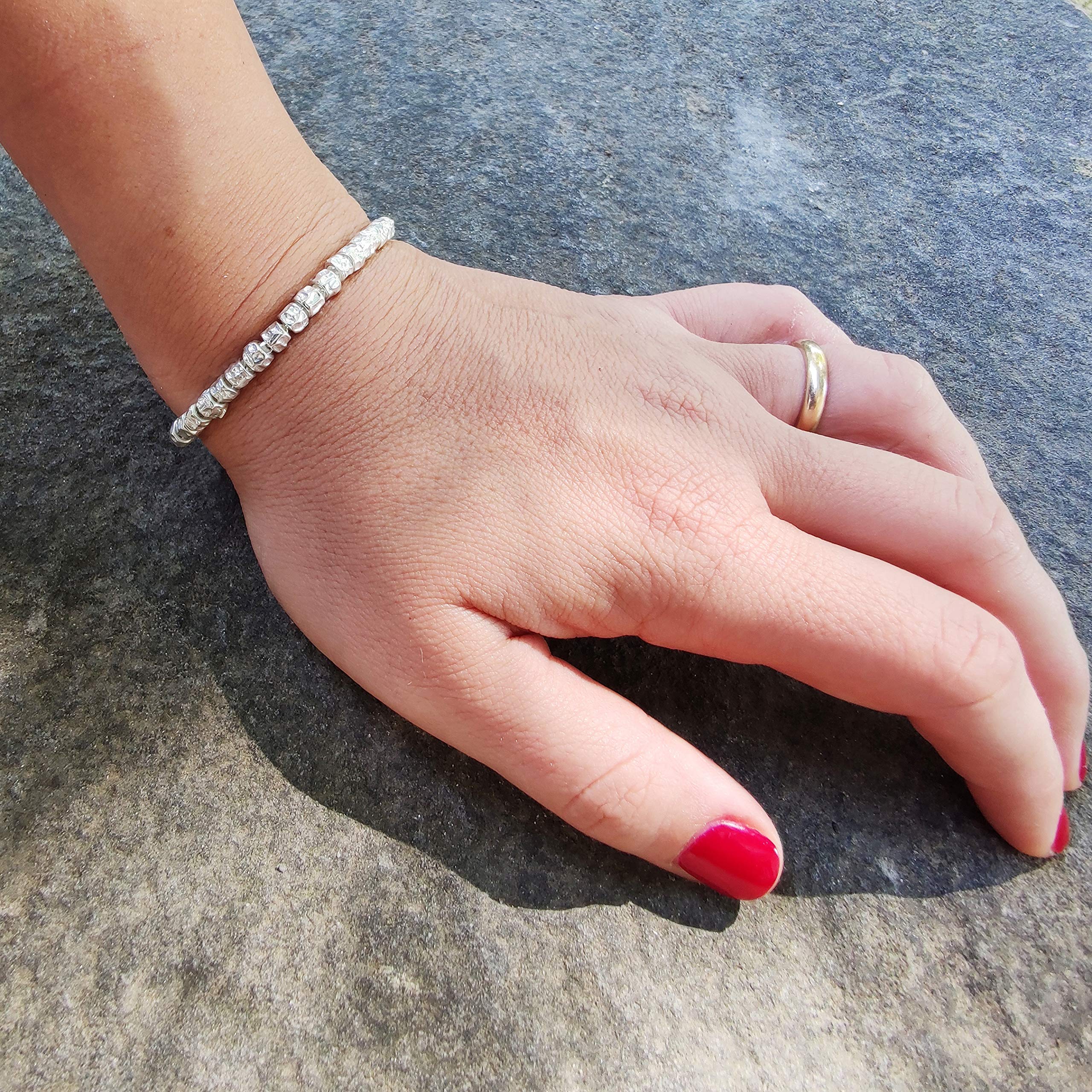BRACCIALE UOMO DONNA in ARGENTO 925 con GRANELLI pepite martellate,REALIZZATO SU MISURA, completo di SCATOLA pacchetto REGALO e panno per PULIZIA Gioielli jewels.
