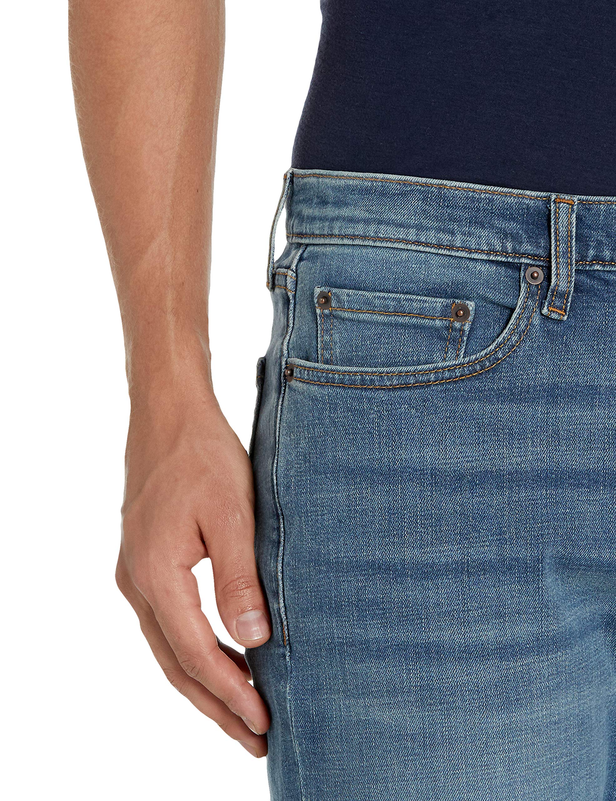 Amazon Essentials Jeans Elasticizzati con Taglio Dritto - colori fuori produzione Uomo