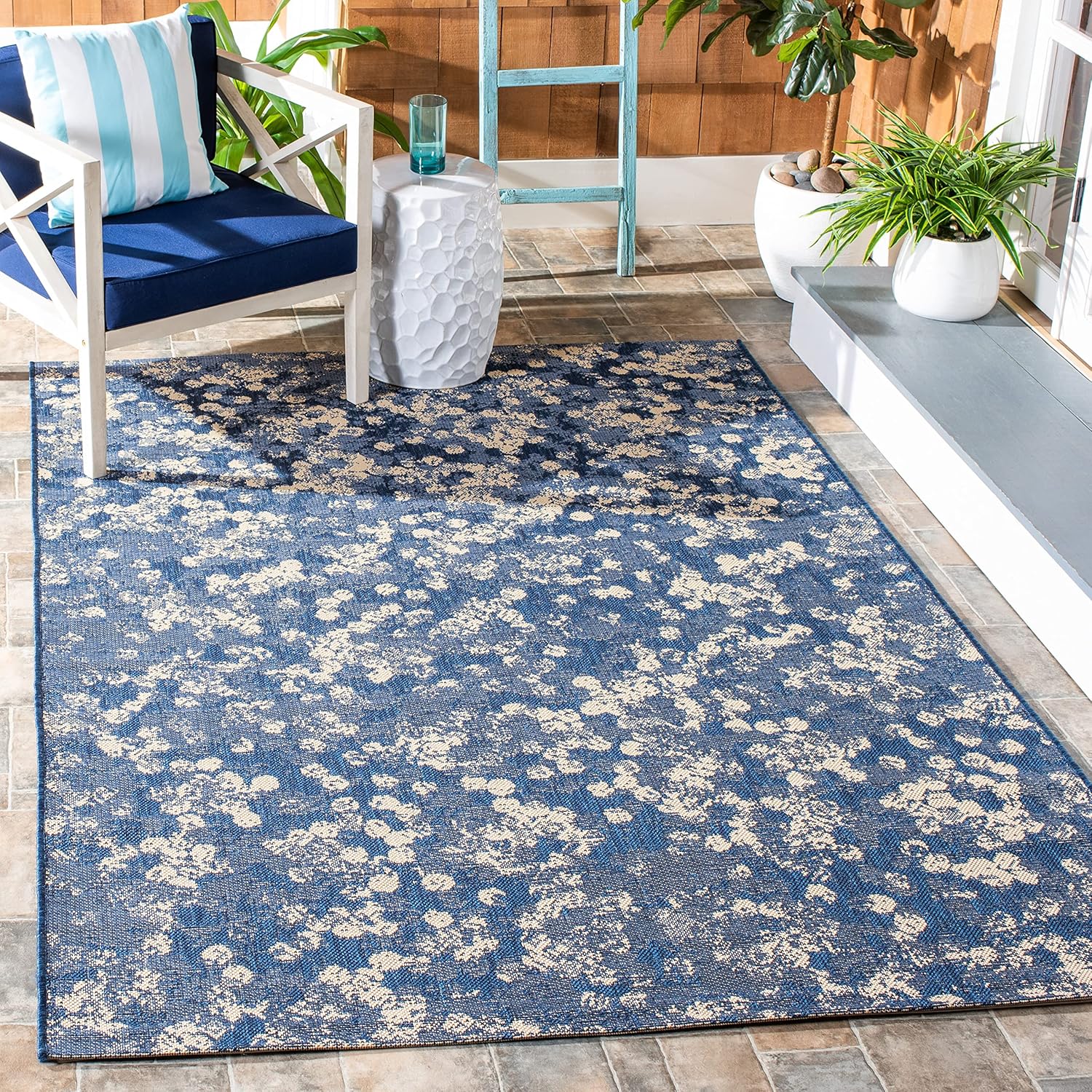 SAFAVIEH Courtyard Collection 2'7" x 5' Navy/Beige CY6333 Indoor/ Outdoor Waterproof Easy Cleaning Patio Backyard Mudroom Area Rug