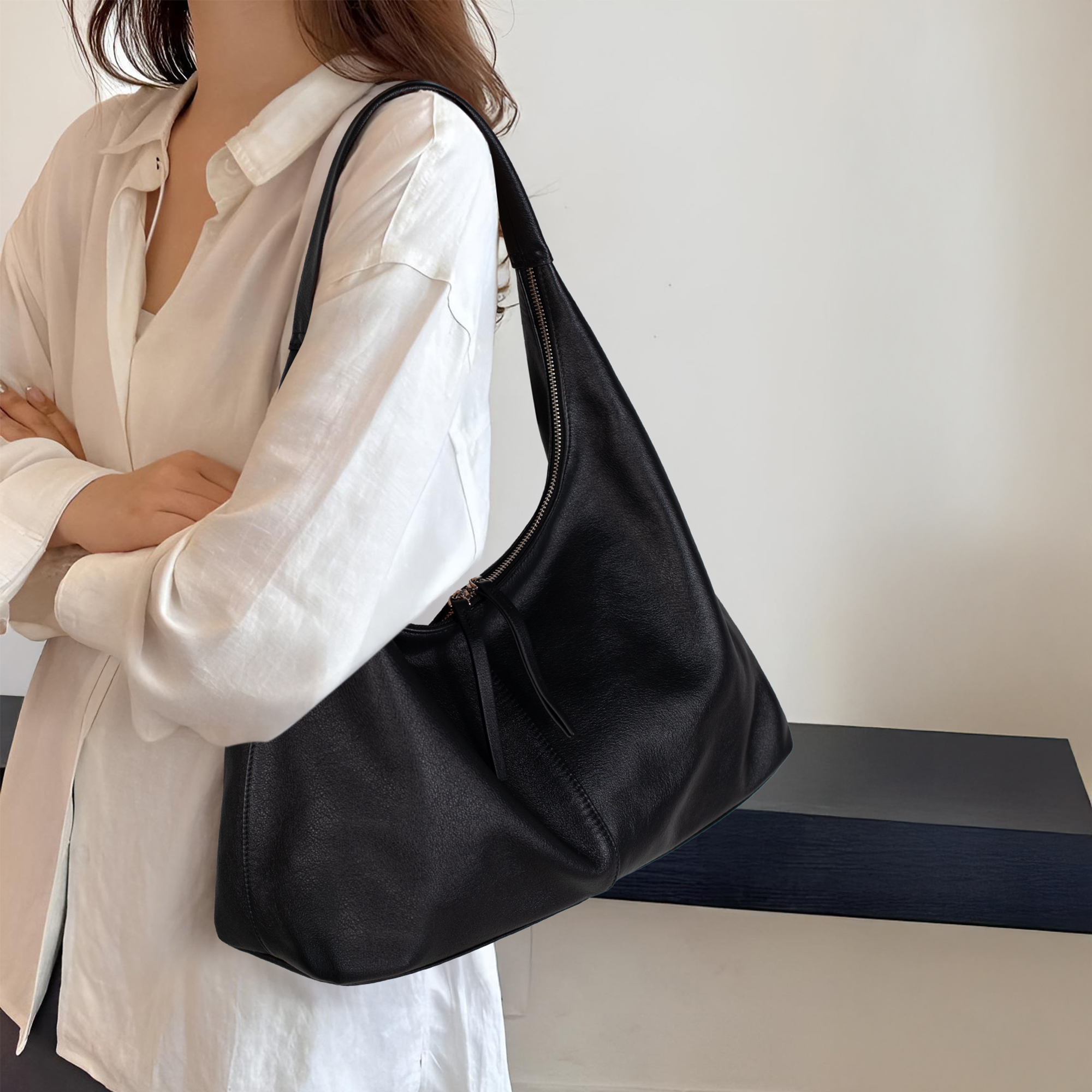 Bolso Slouchy Hobo de cuero para mujer, grande y suave miniatura 7