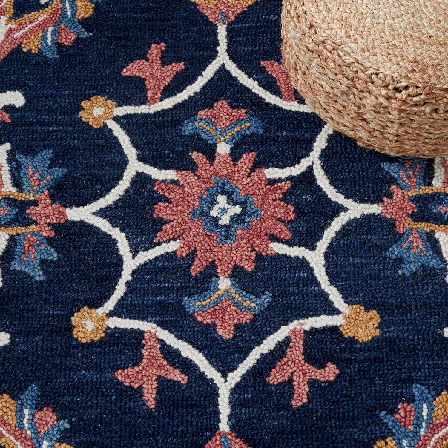 SAFAVIEH Area Rug 8x10 - Blossom Collection - Large - Blue & Ivory, Handmade Wool, Floral Design, Ideal for Living Room, Bedroom, Office, Dining Space (BLM176M)