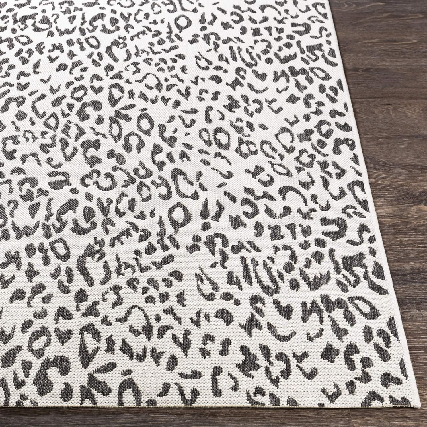 Livabliss Esperanza Leopard Outdoor Area Rug,2' x 2'11",Black/White