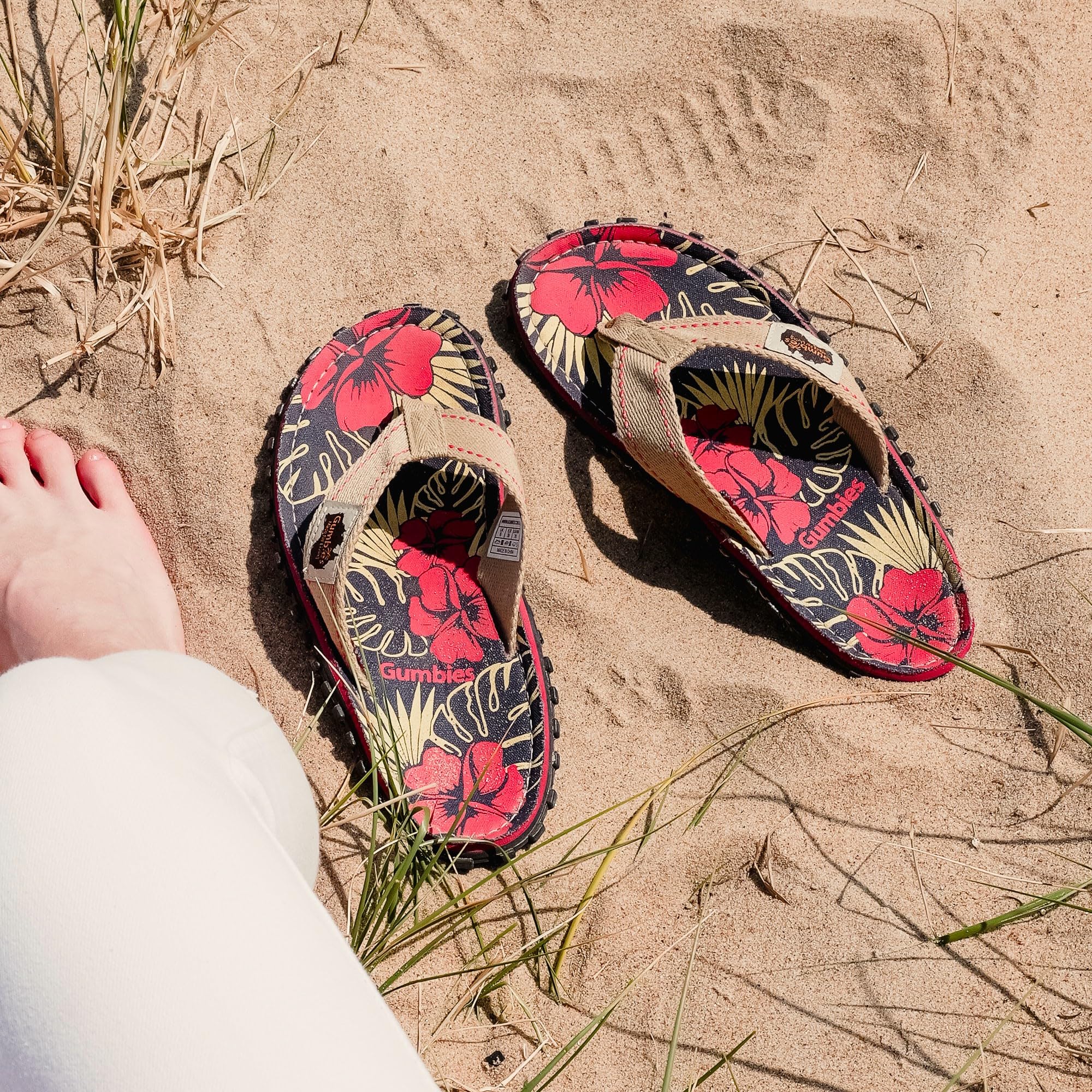 Gumbies Originals Rot - Flip Flops aus recycelten Materialien - profilierte Sohle aus wiederverwerteten Autoreifen, weiches Fußbett aus Canvas-Baumwolle, bequemer Baumwoll-Zehensteg