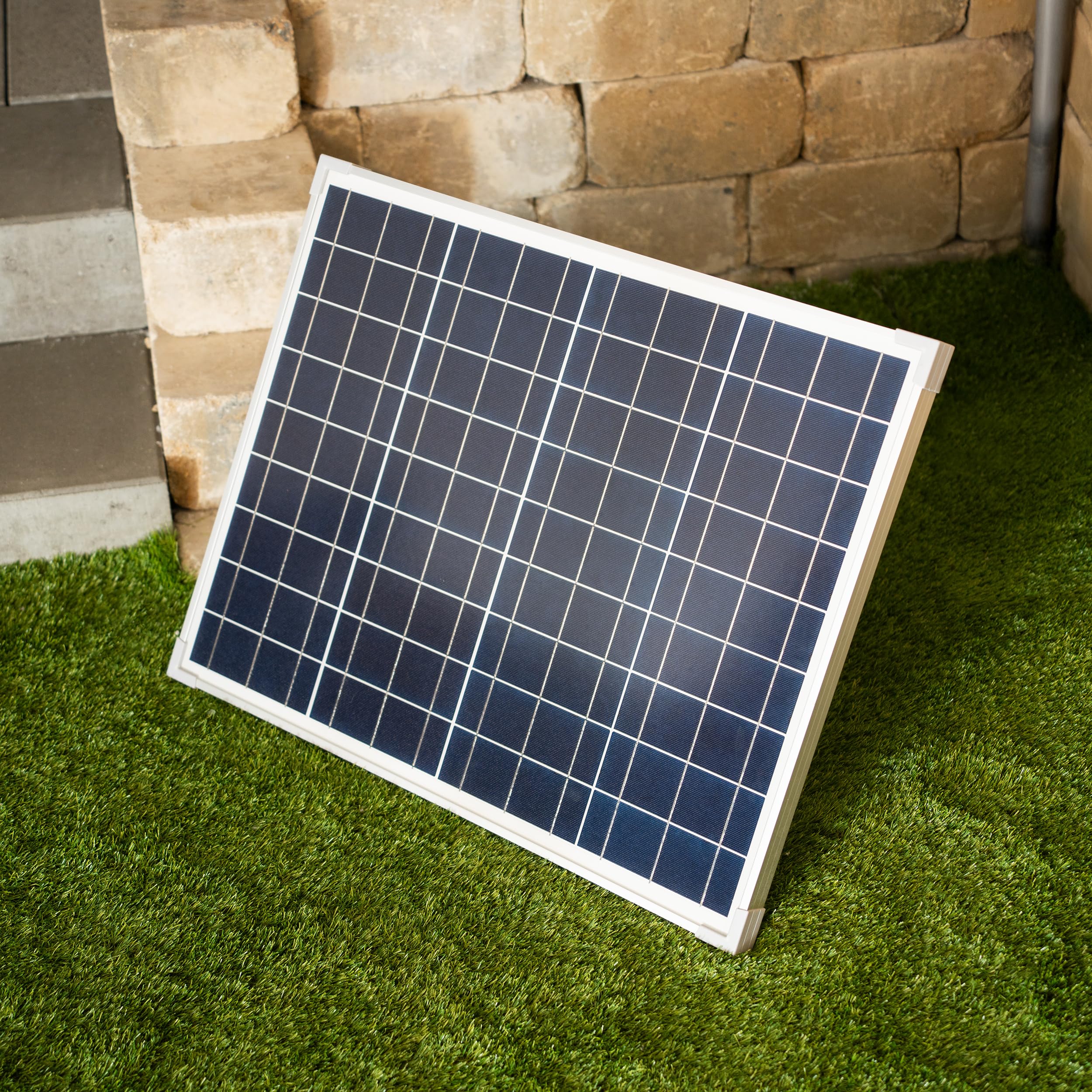 Esotec Schwimmender Solar-Fisch-Teichbelüfter Jet Flow 100/10000, Fernbedienung, Outdoor Teichpumpe mit 2x50Wp Solarmodule, 10000l/h Wasserumwälzung, 2x10m Fixierseile 101895