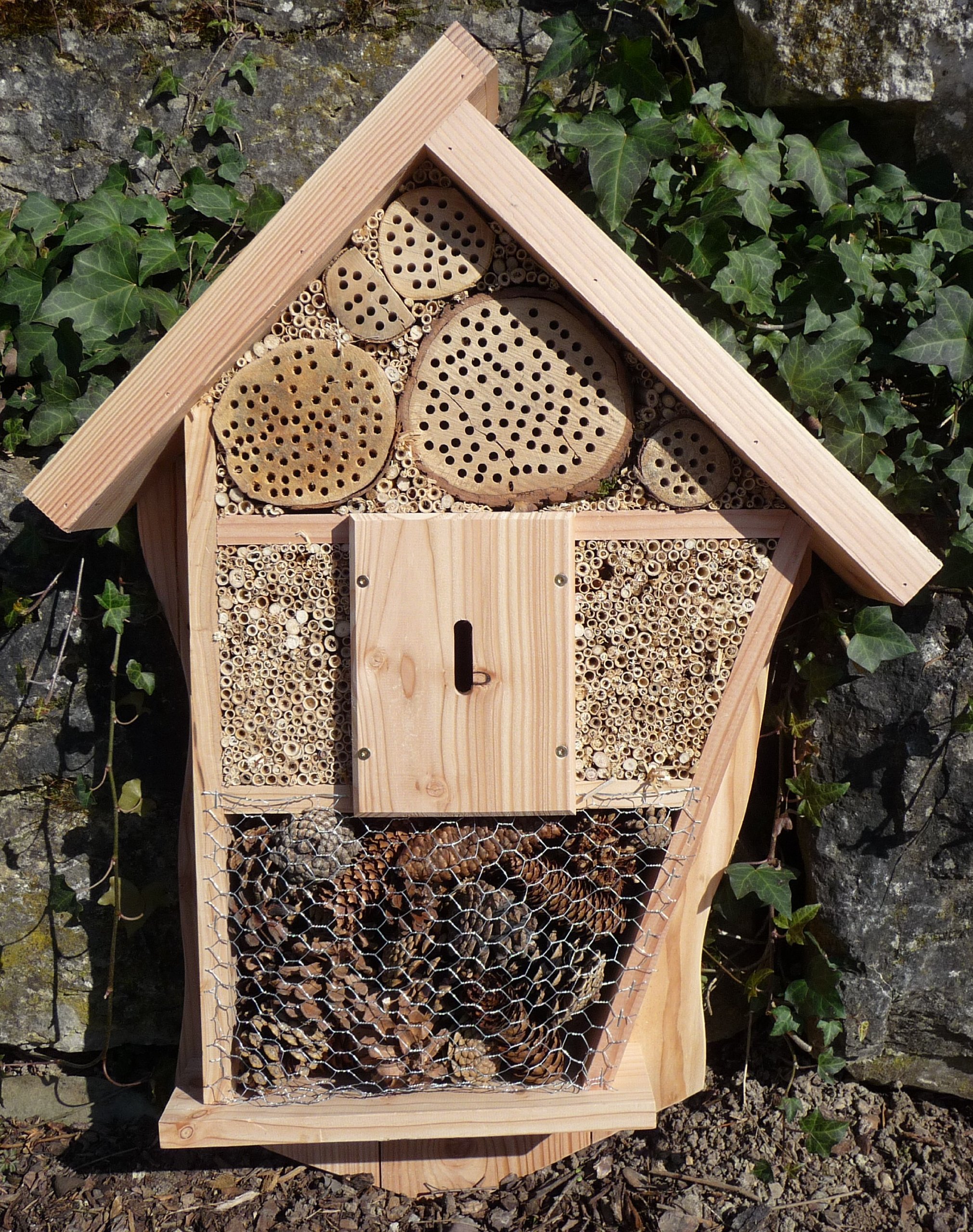 INSEKTENHOTEL XXXL 84 x 62 cm Masivholz Made in Germany in TOP QUALITÄT