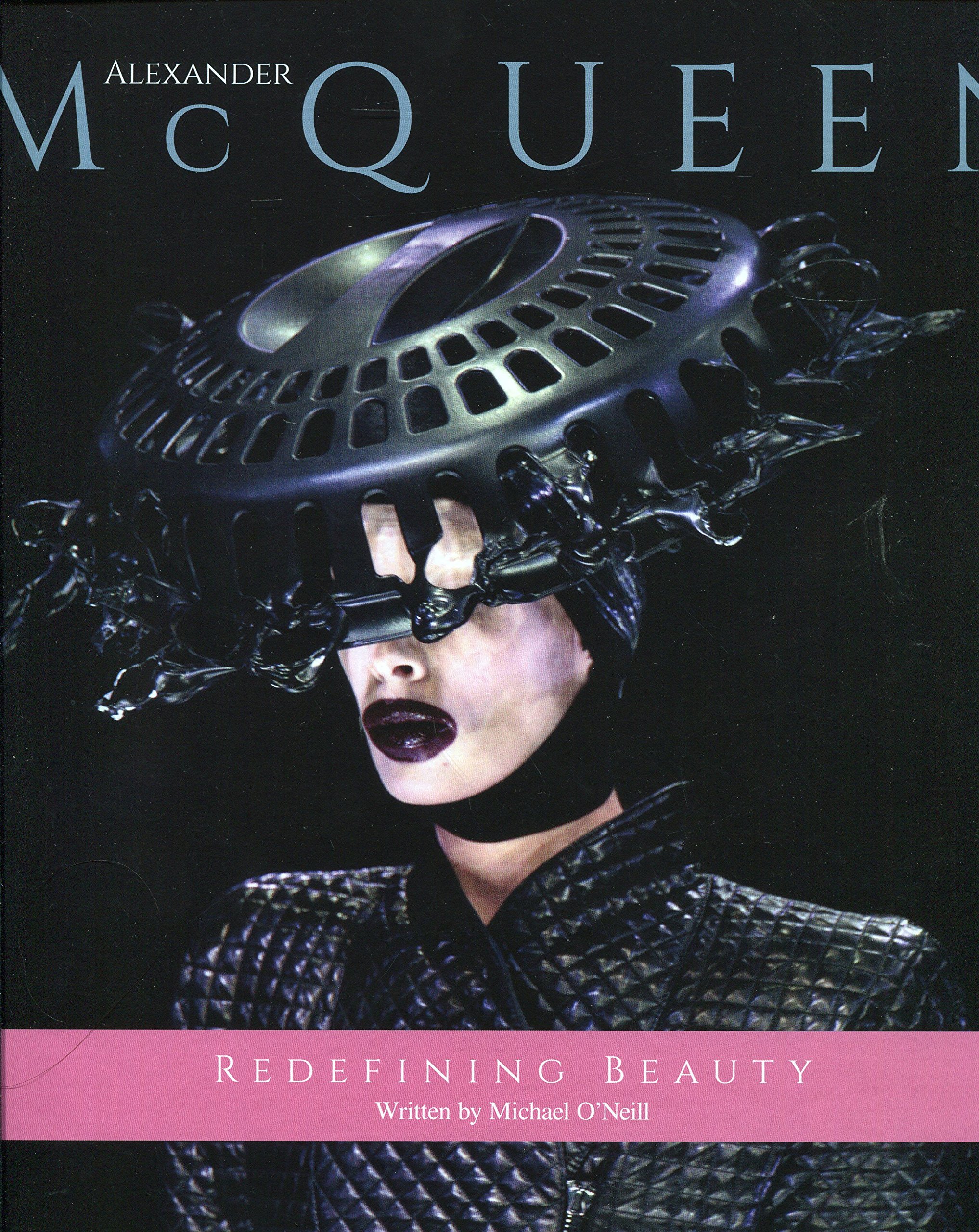 ALEXANDER McQUEEN: REDIFINING BEAUTY 写真集