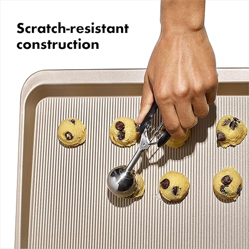 Miniatura 6 de OXO Good Grips - Recipiente de horno antiadherente para hacer galletas, 12.25 x 17 pulgadas, color dorado