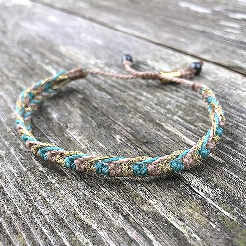 Vista 154 de Rumi Sumaq Pulseras con lazo de bandera del orgullo y el país, macramé tejida anudada a mano, cola de pez y trenzada, pulseras unisex ajustables Azul