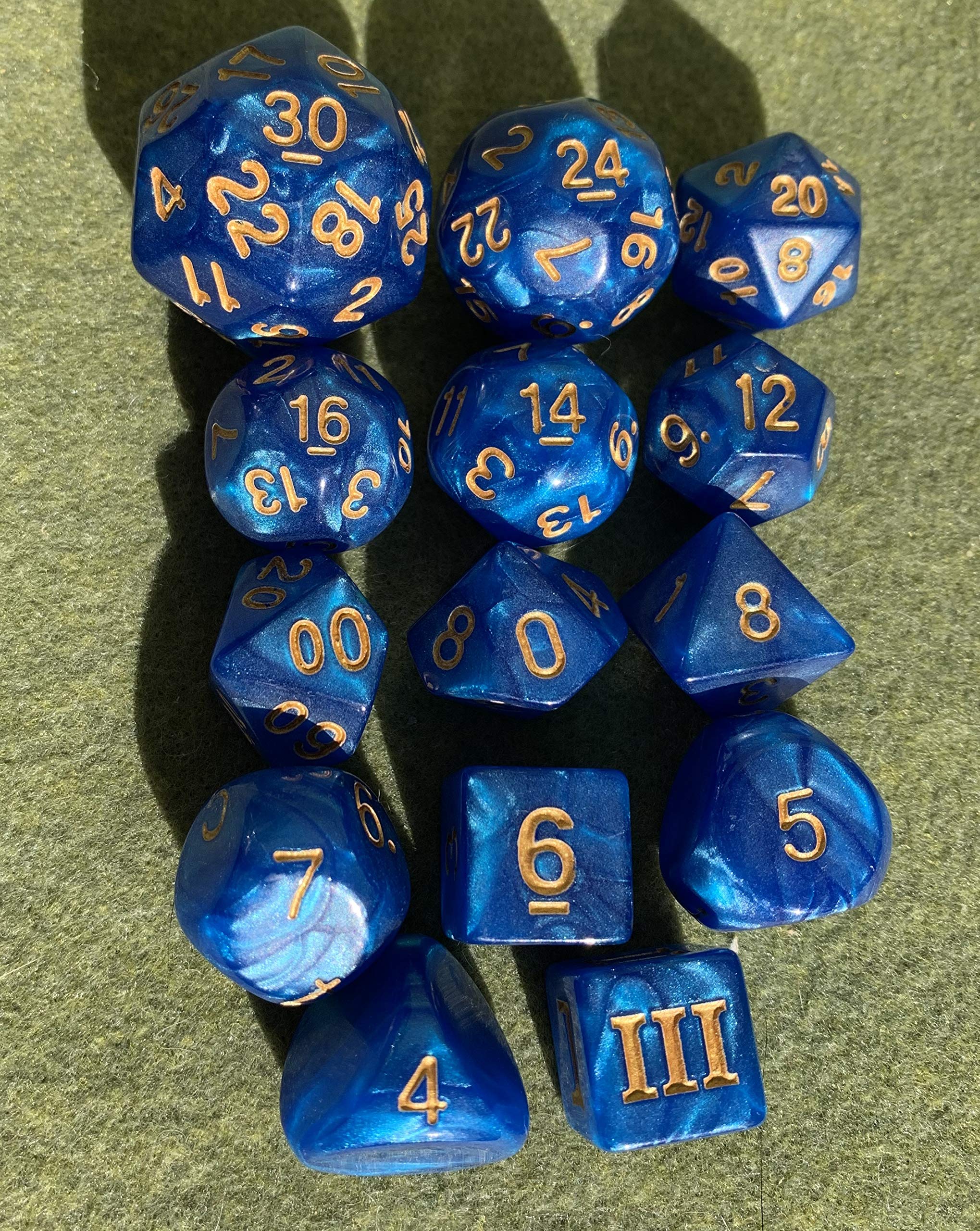 Amazon.com: Goodman Games DCC Dice - Maned Wyrm : Toys & Games