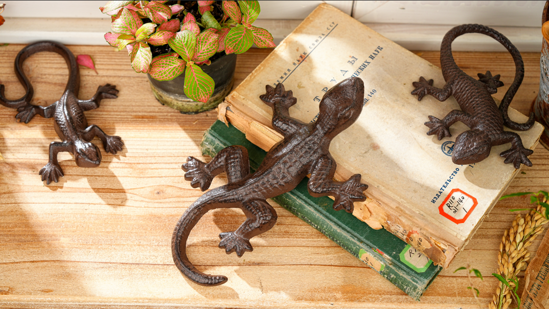 Estatua de lagarto de hierro fundido vintage miniatura 7