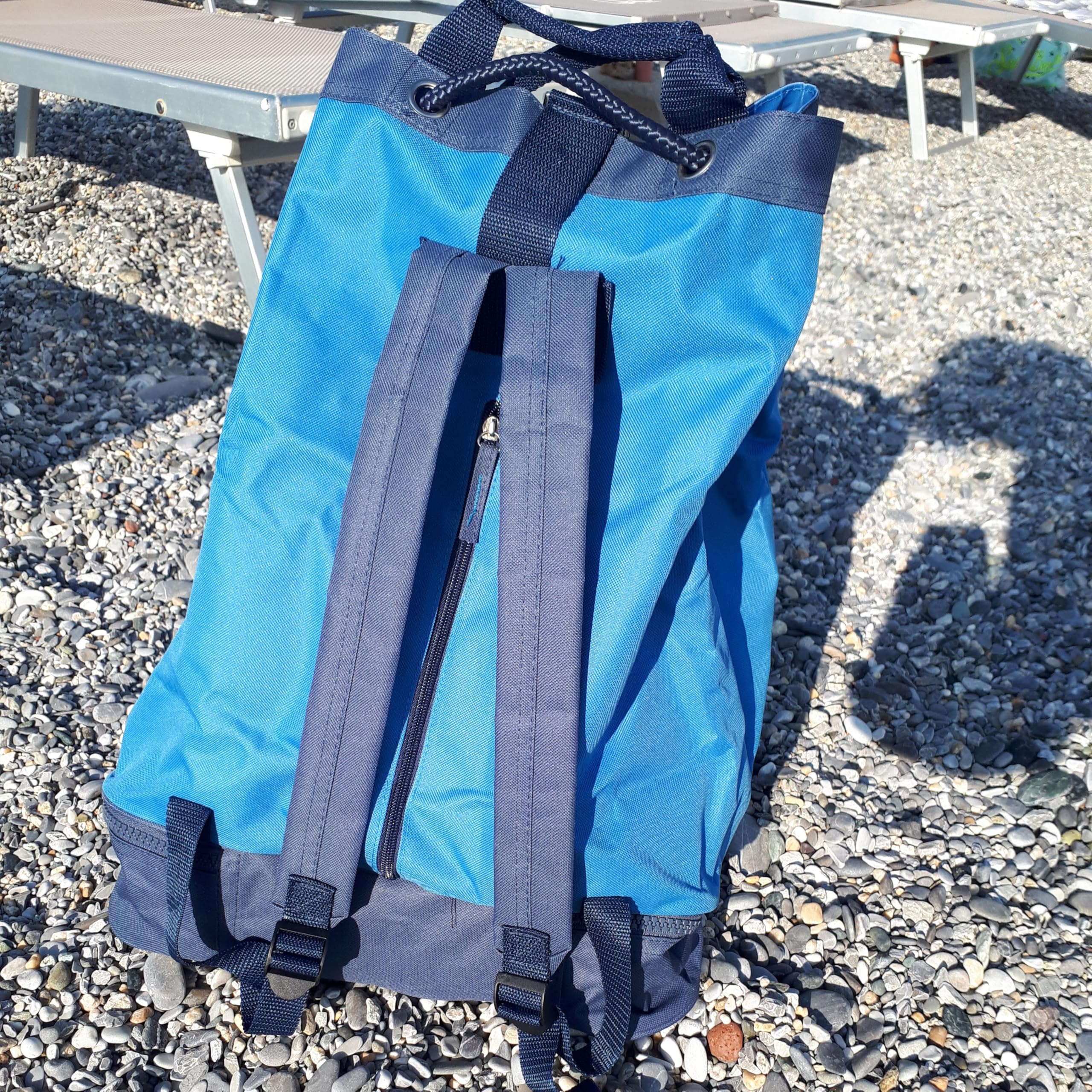 Bolsa de Marinero con Doble Fondo y Bolsillo Frontal, dotada de asa y Correas para Uso en Mochila.